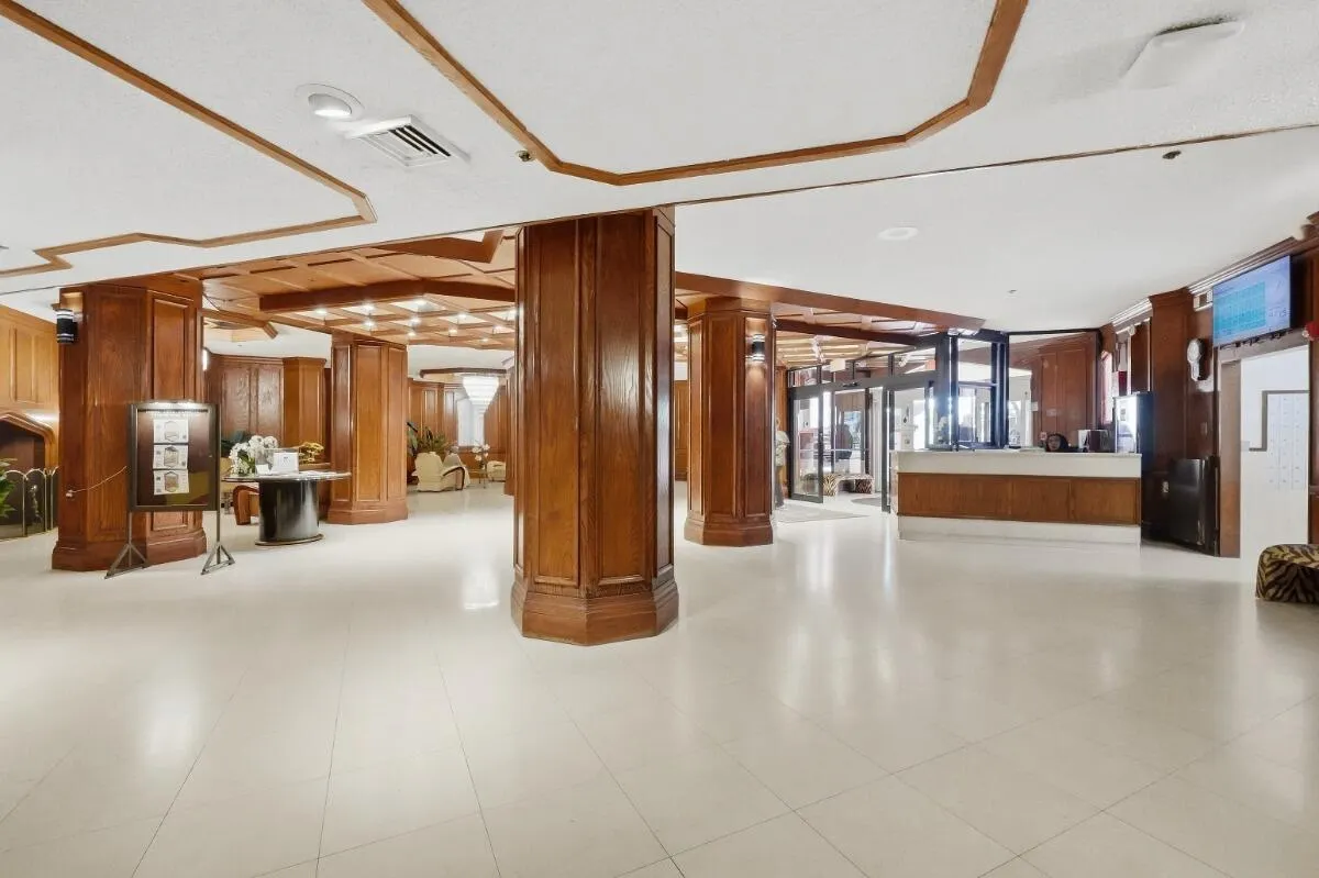 1865 S OCEAN Drive #16H