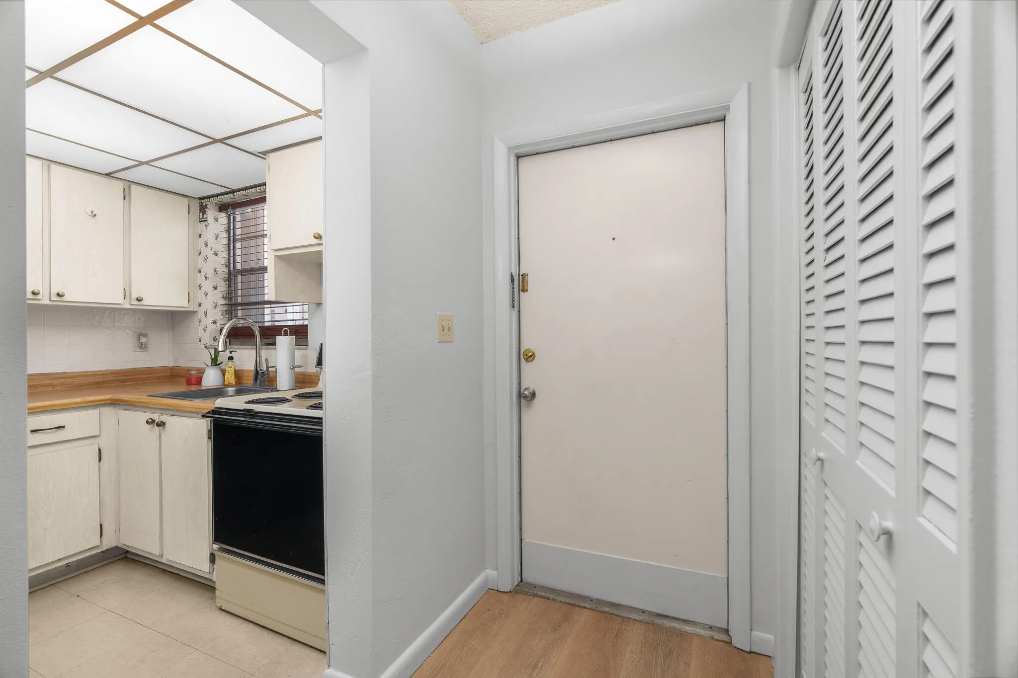 2525 W GOLF Boulevard #119