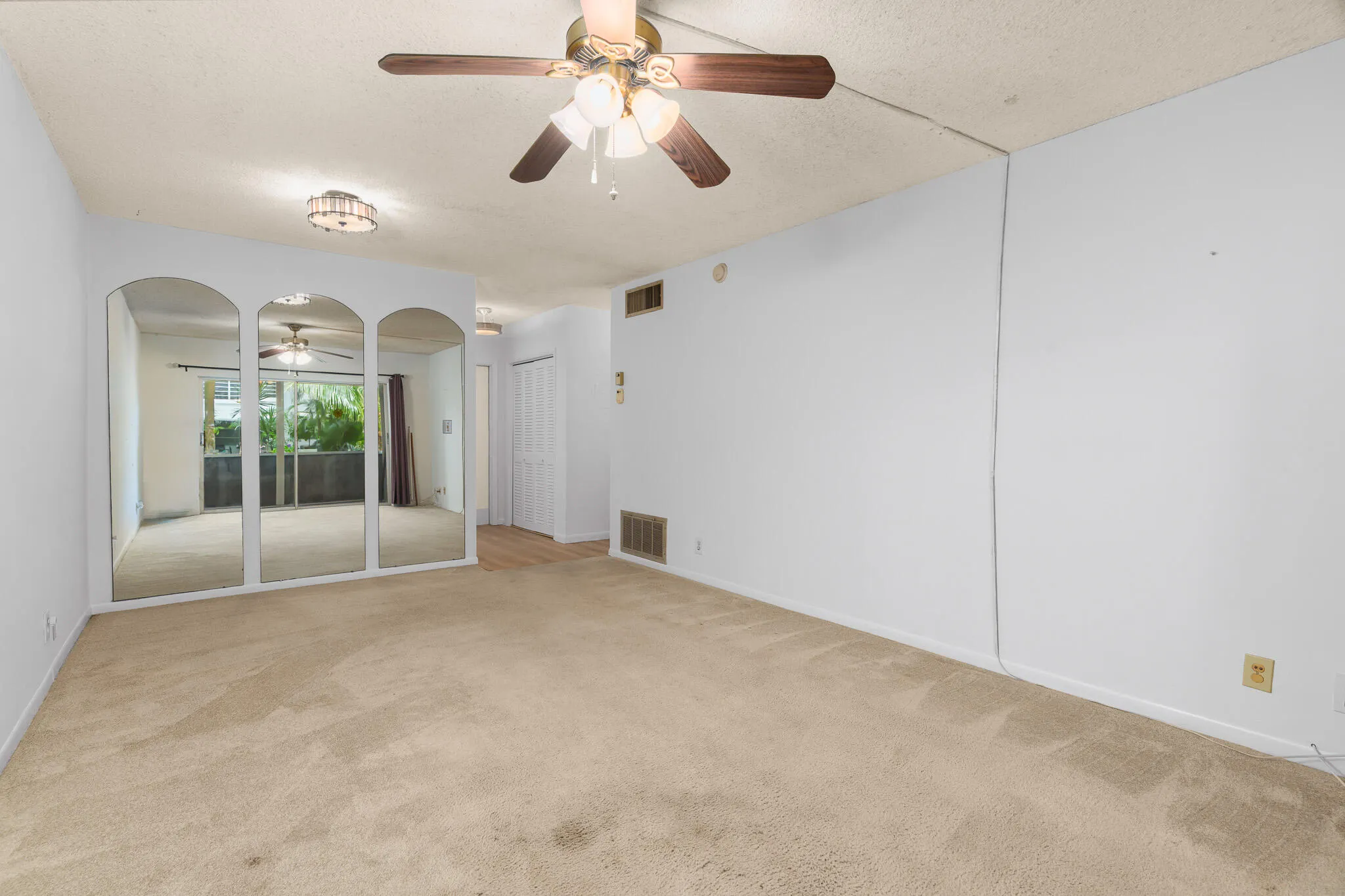 2525 W GOLF Boulevard #119