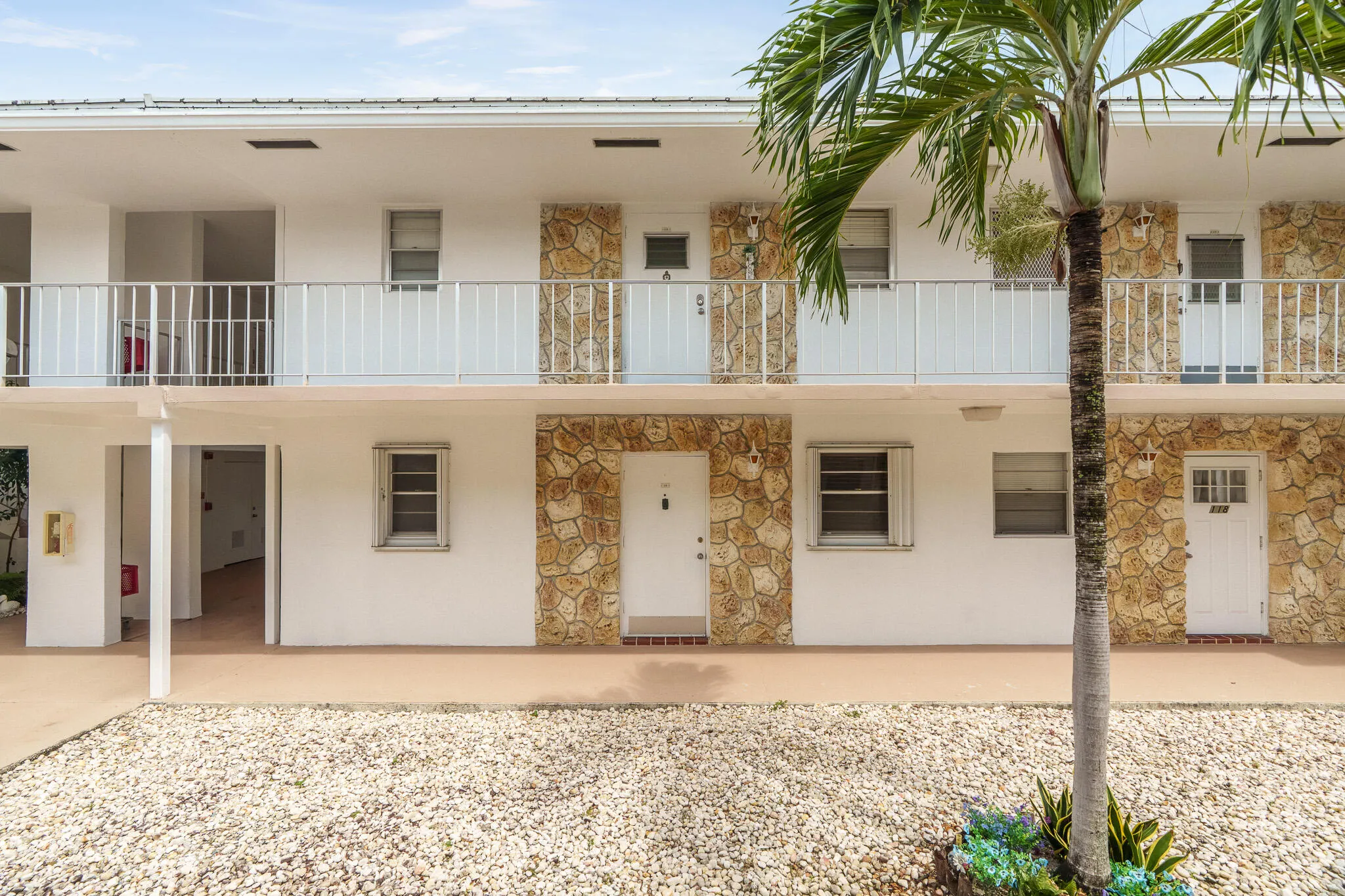 2525 W GOLF Boulevard #119