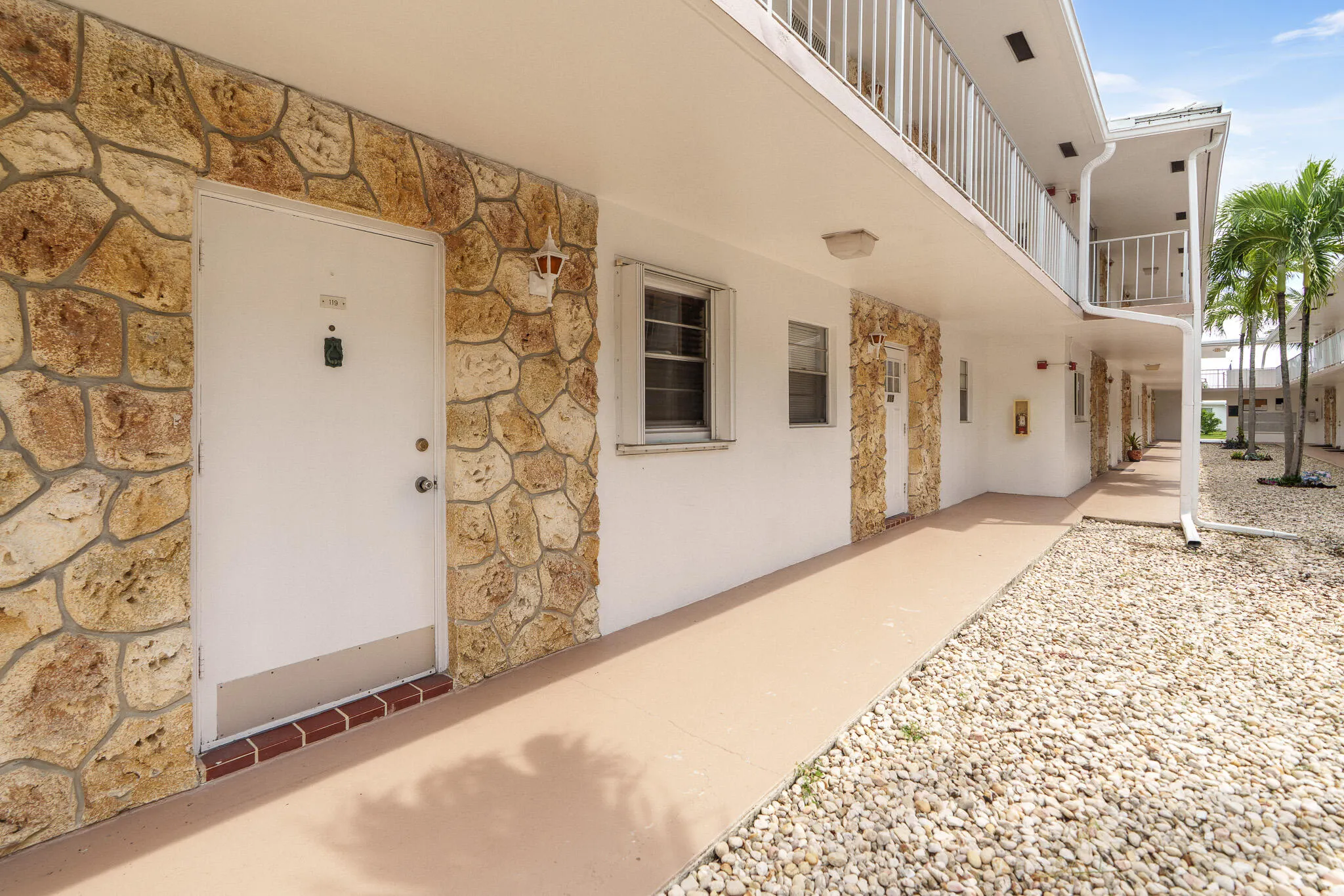2525 W GOLF Boulevard #119
