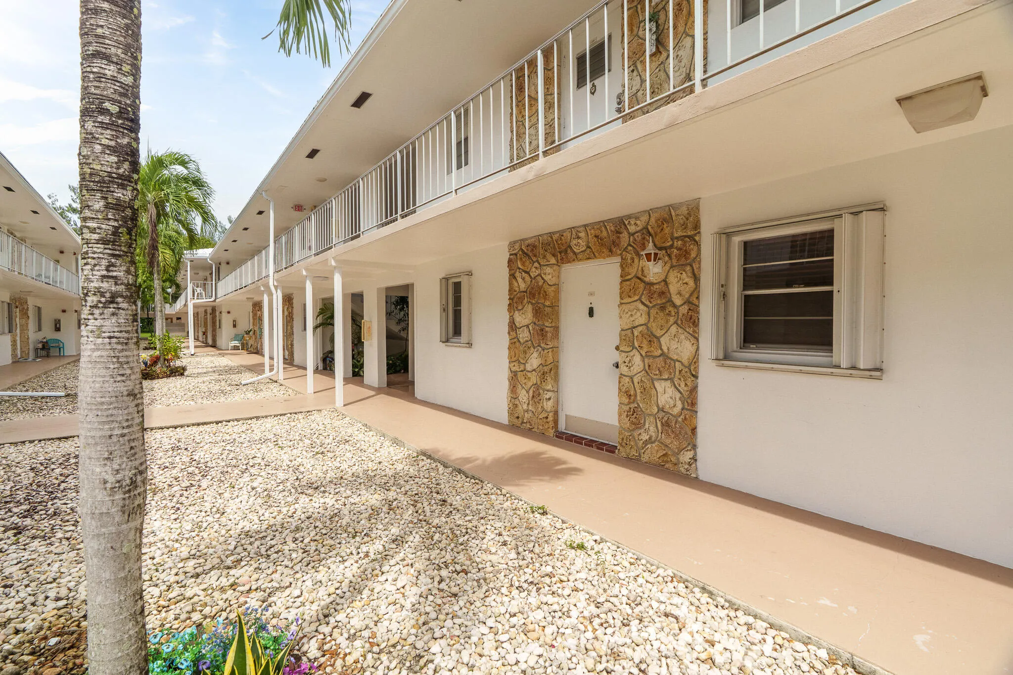 2525 W GOLF Boulevard #119