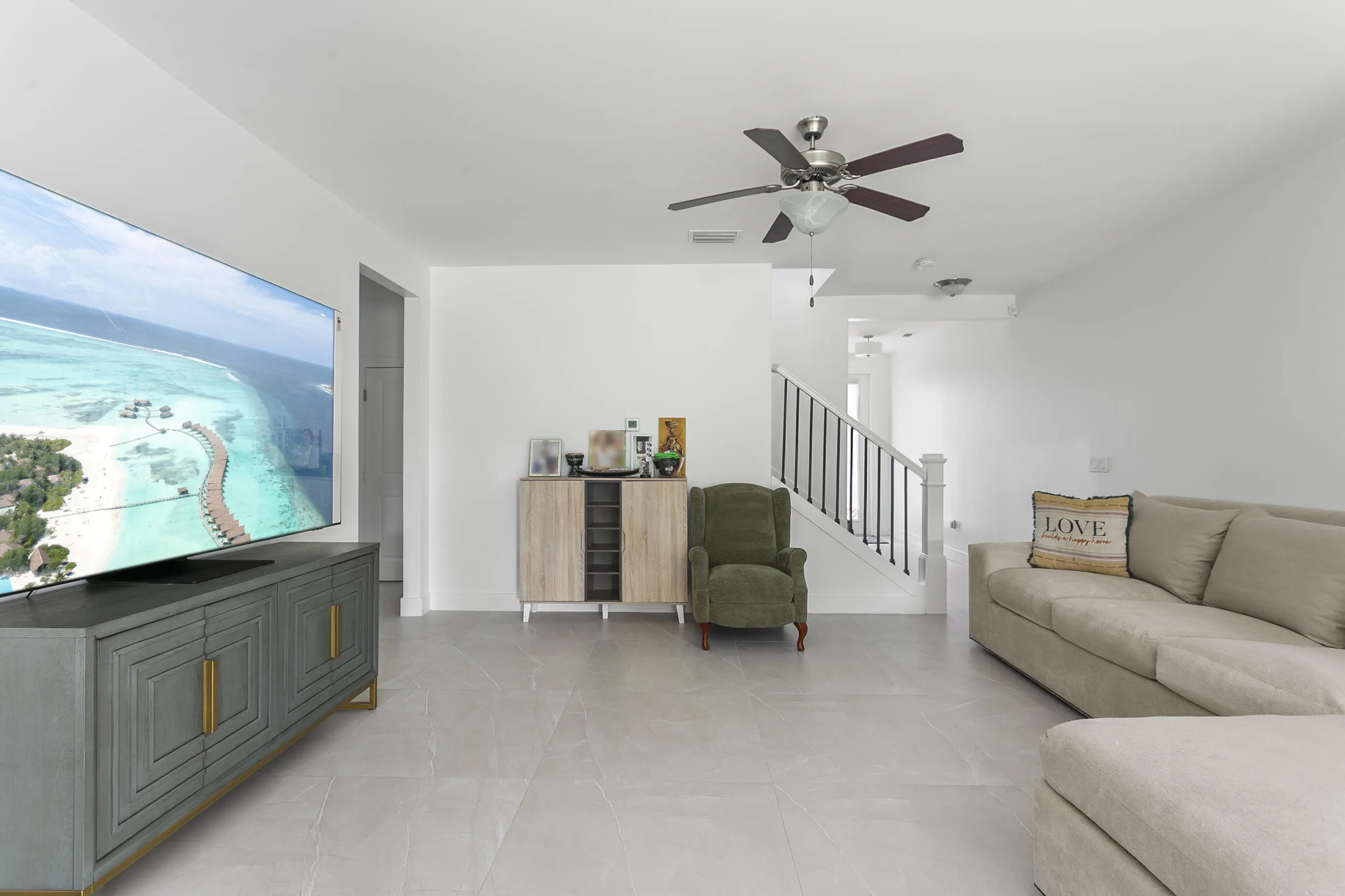 4511 E AQUA BELLA Lane