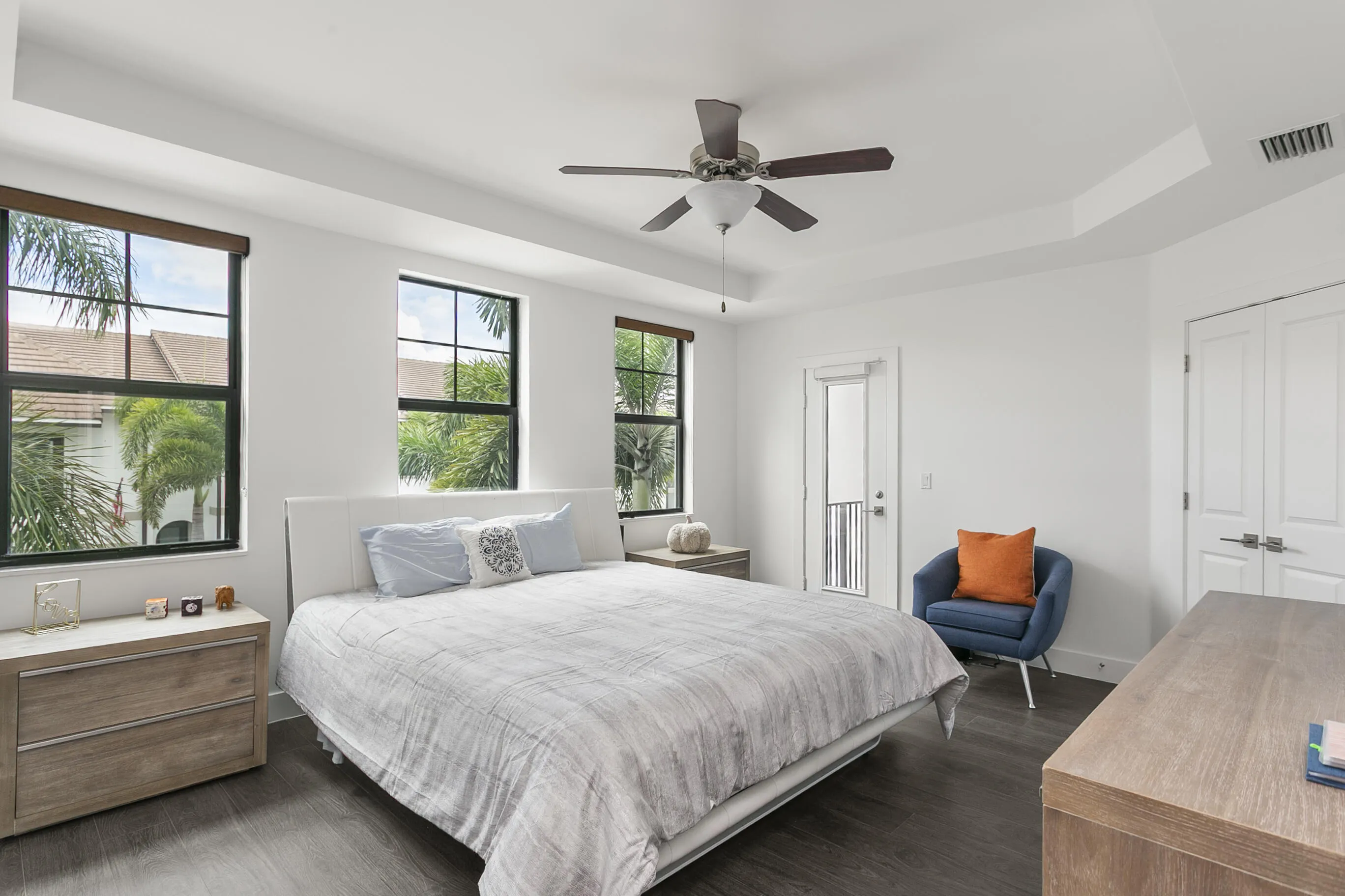 4511 E AQUA BELLA Lane