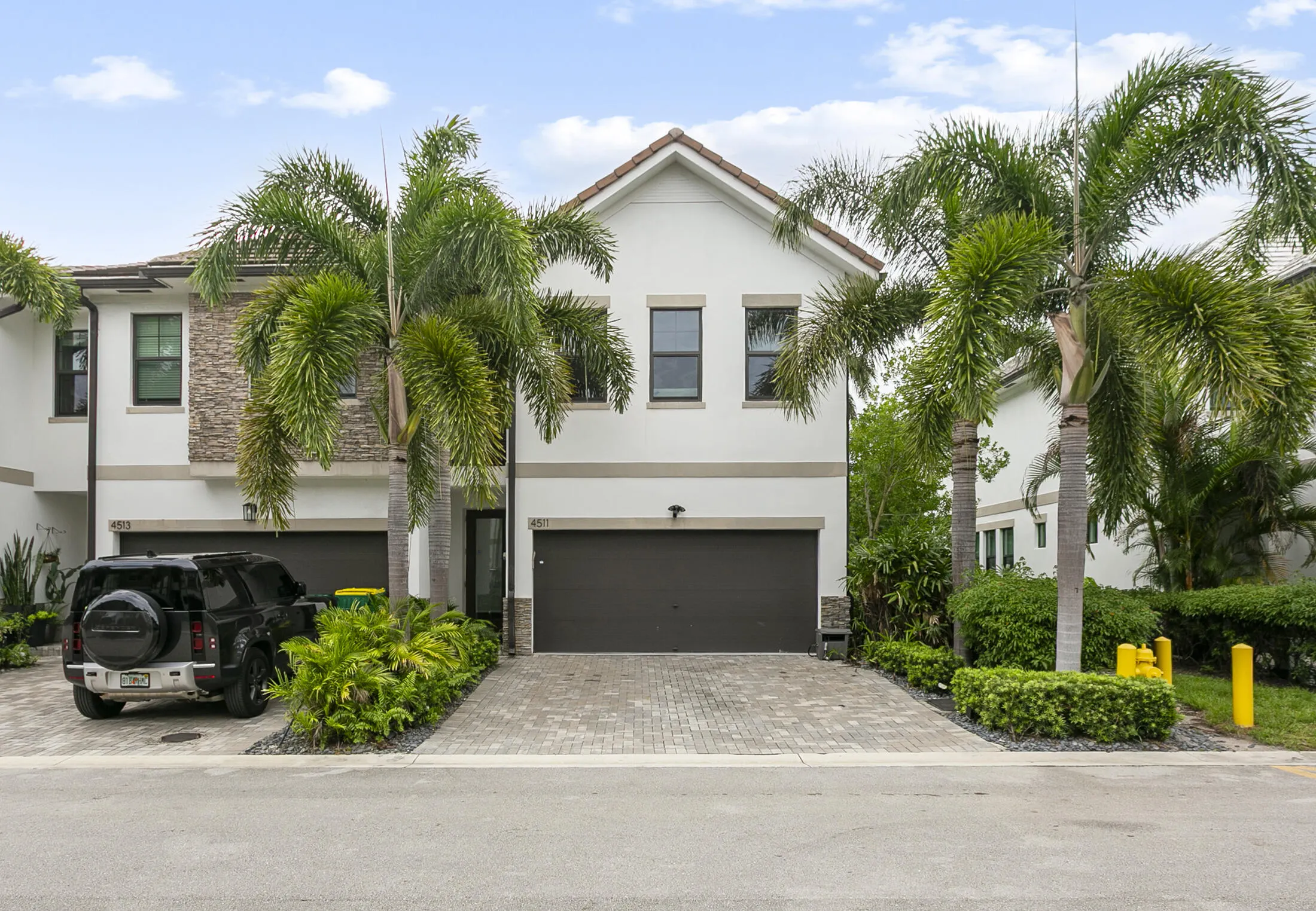 4511 E AQUA BELLA Lane