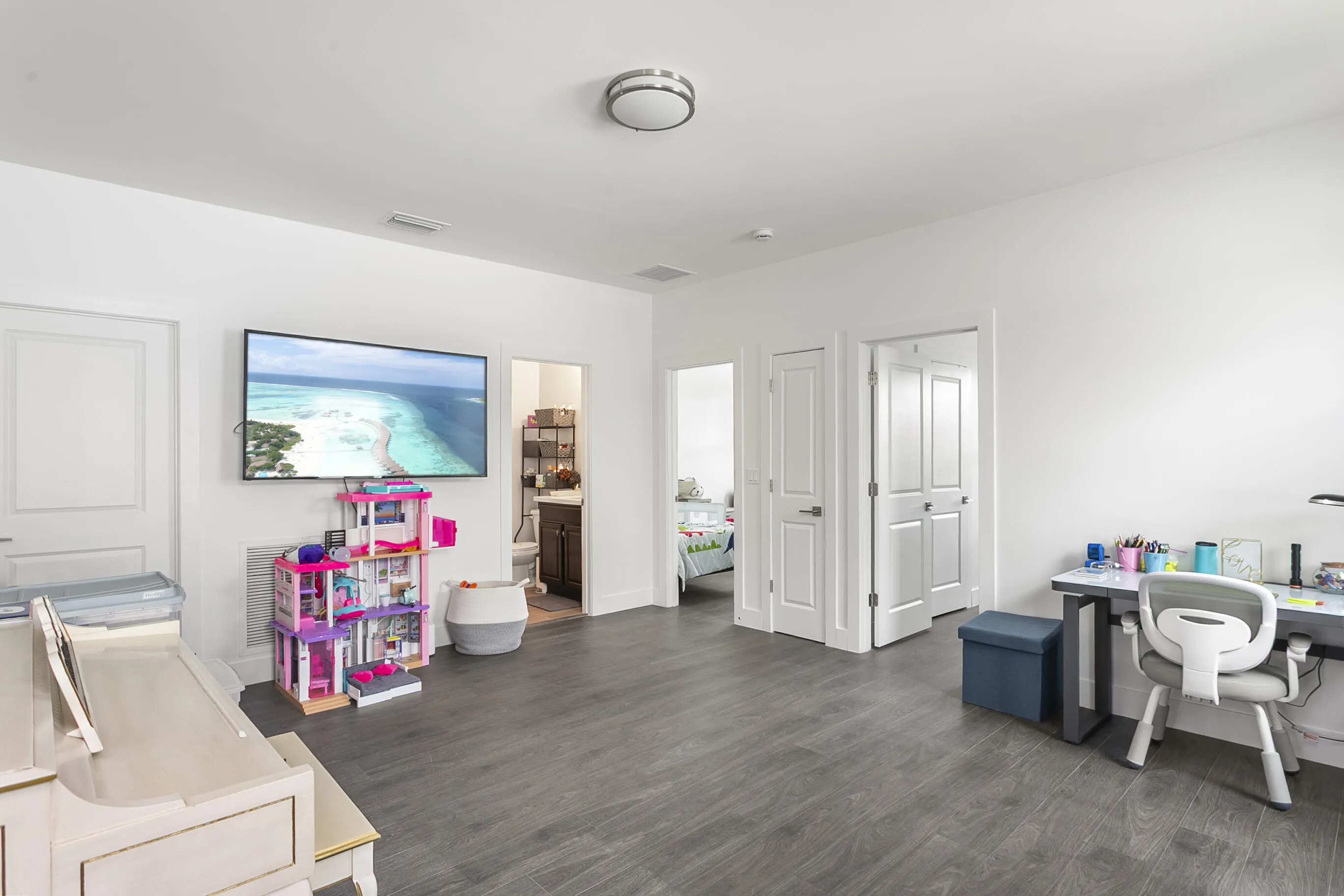 4511 E AQUA BELLA Lane