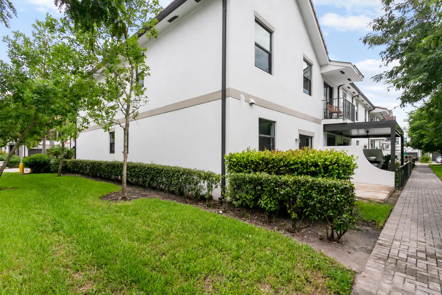 4511 E AQUA BELLA Lane