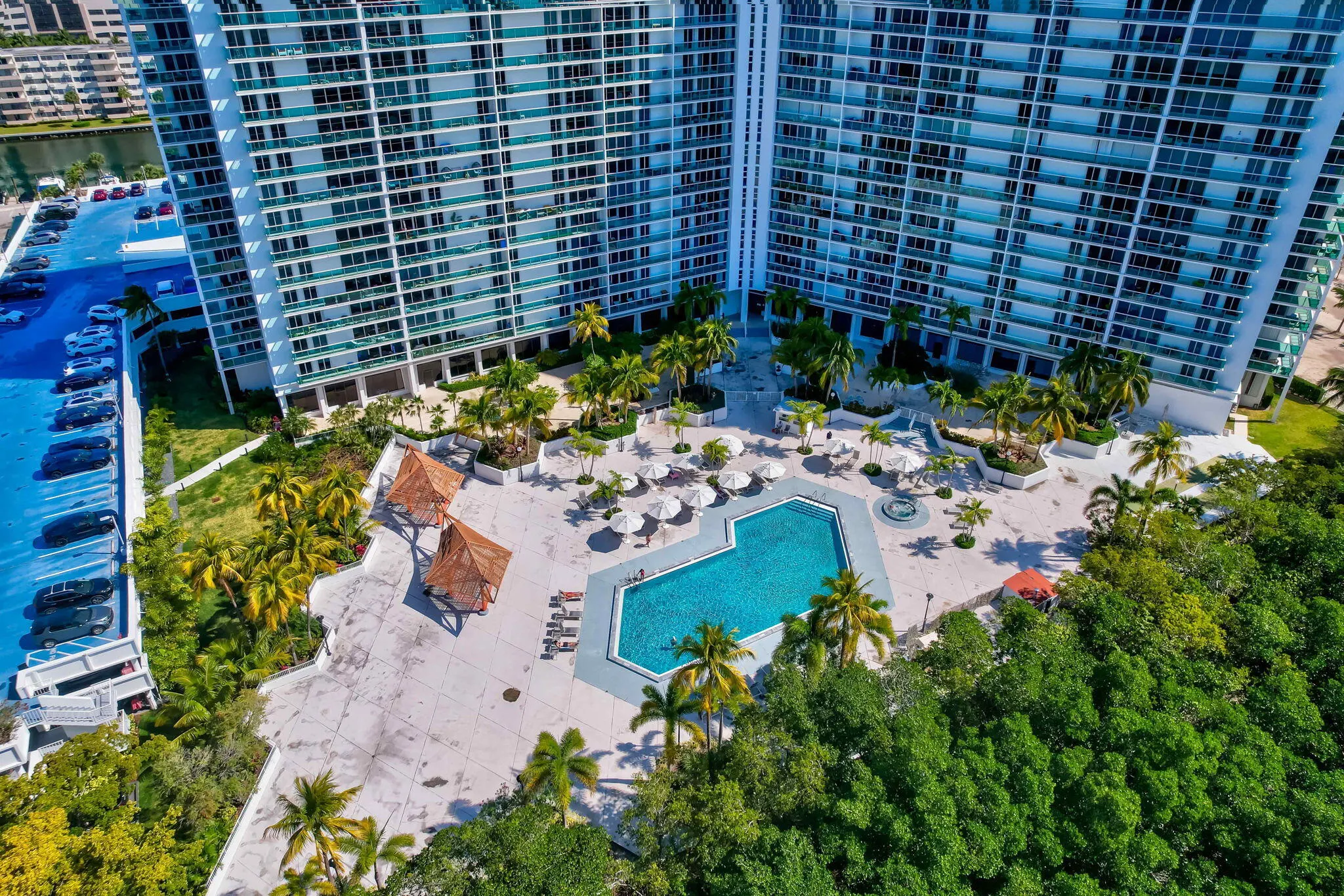 100 Bayview Drive #620