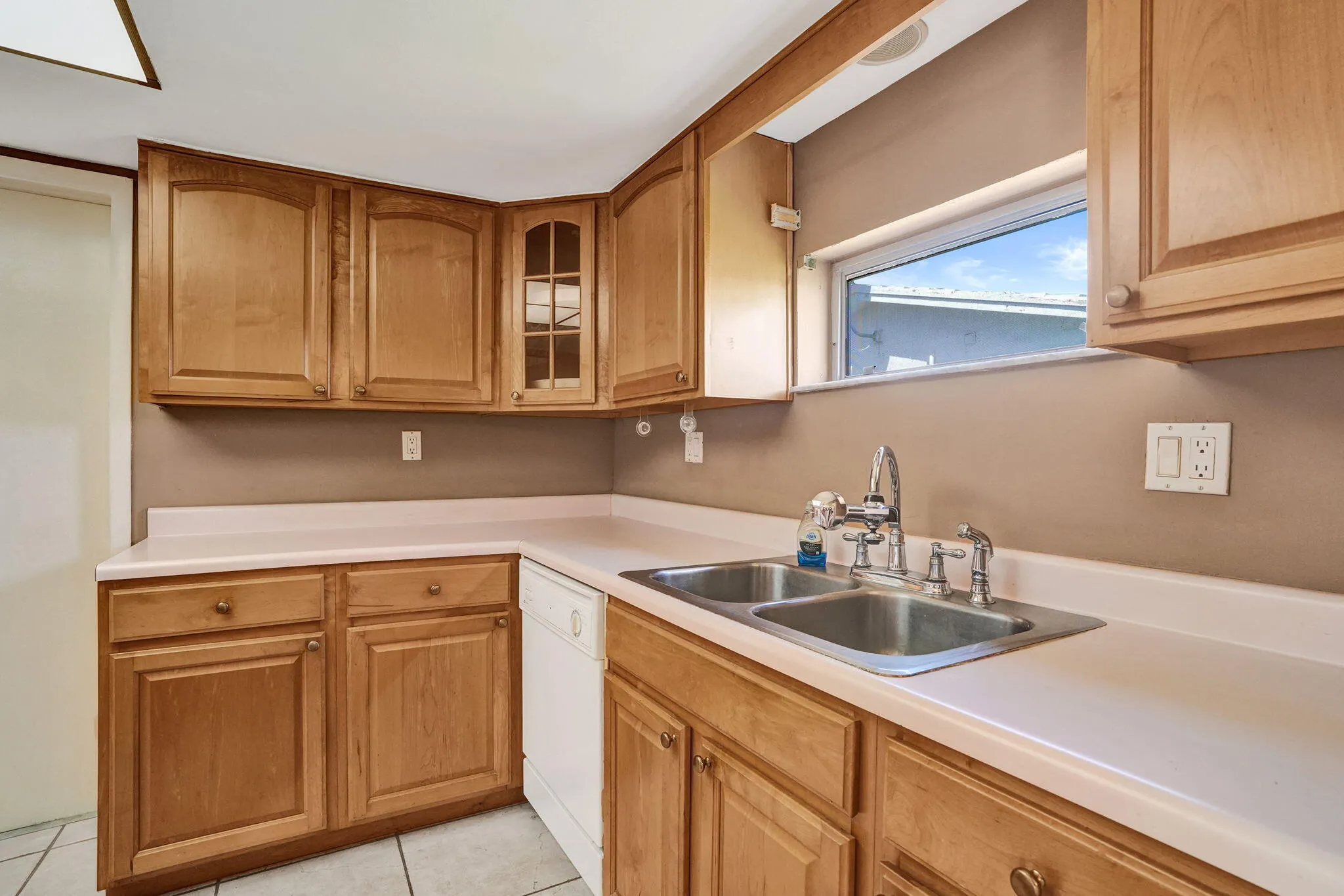 2700 NW 4TH Avenue