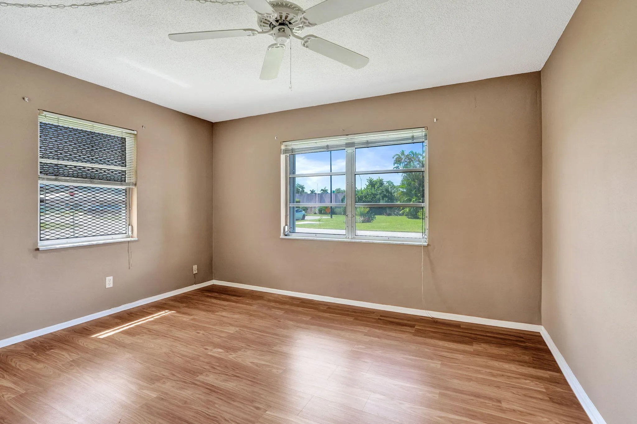 2700 NW 4TH Avenue
