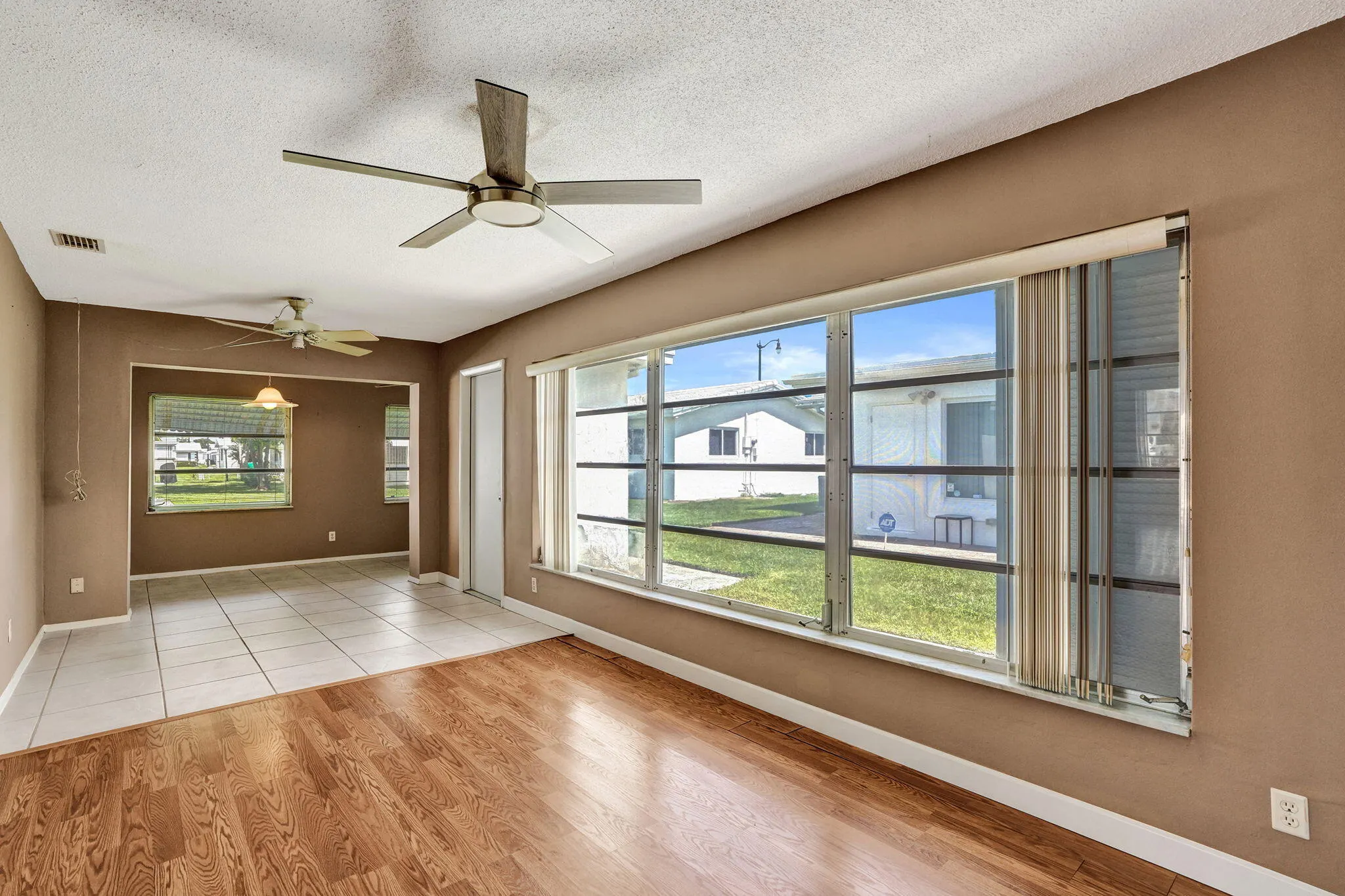2700 NW 4TH Avenue