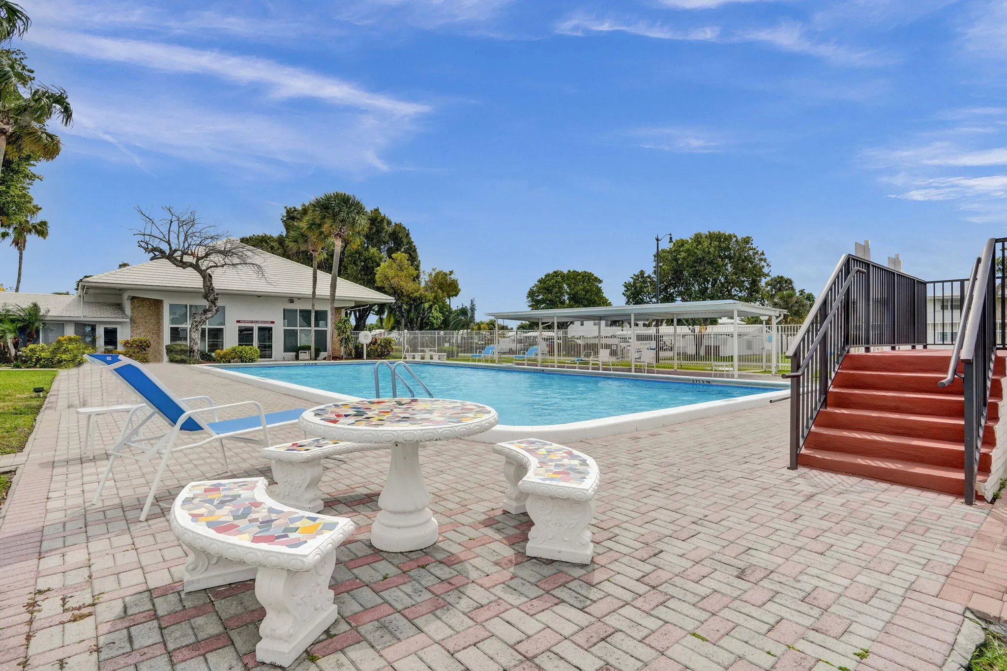 2700 NW 4TH Avenue