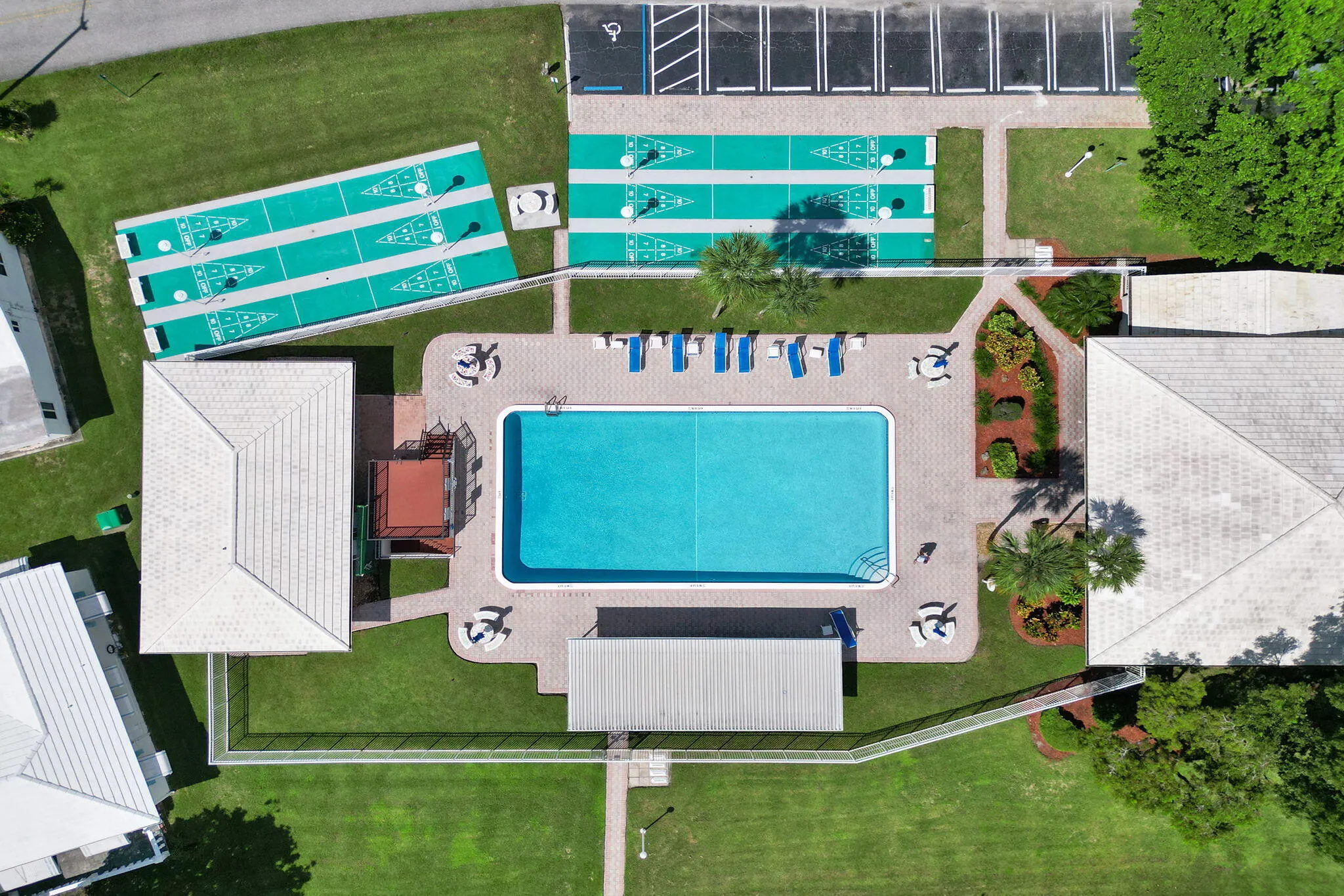2700 NW 4TH Avenue