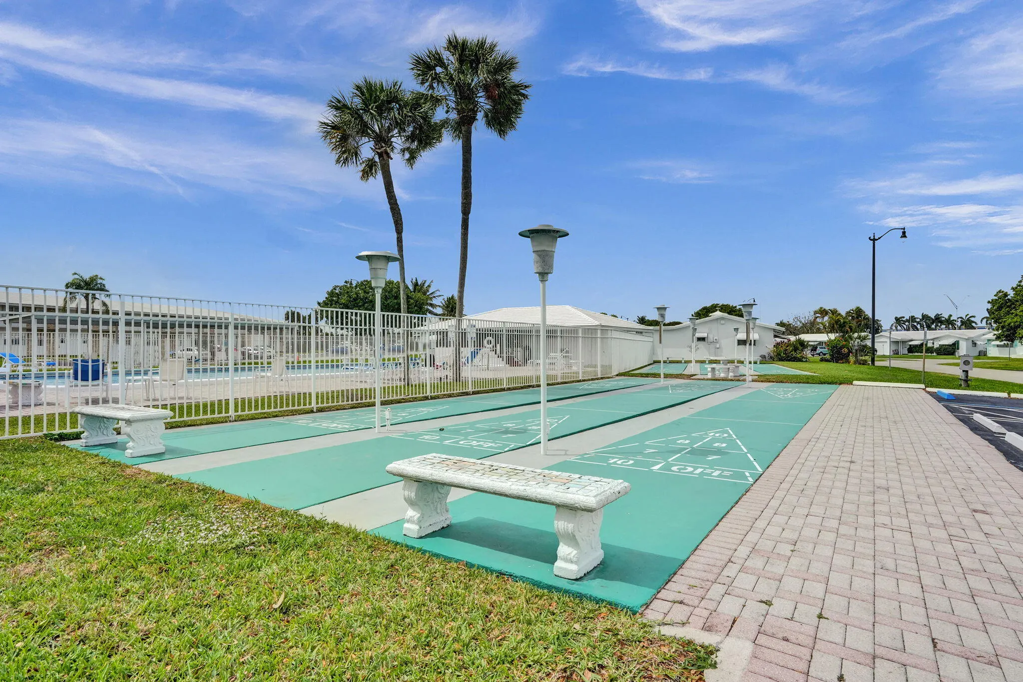 2700 NW 4TH Avenue