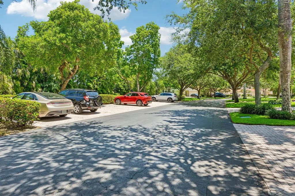 457 W PALM AIRE Drive