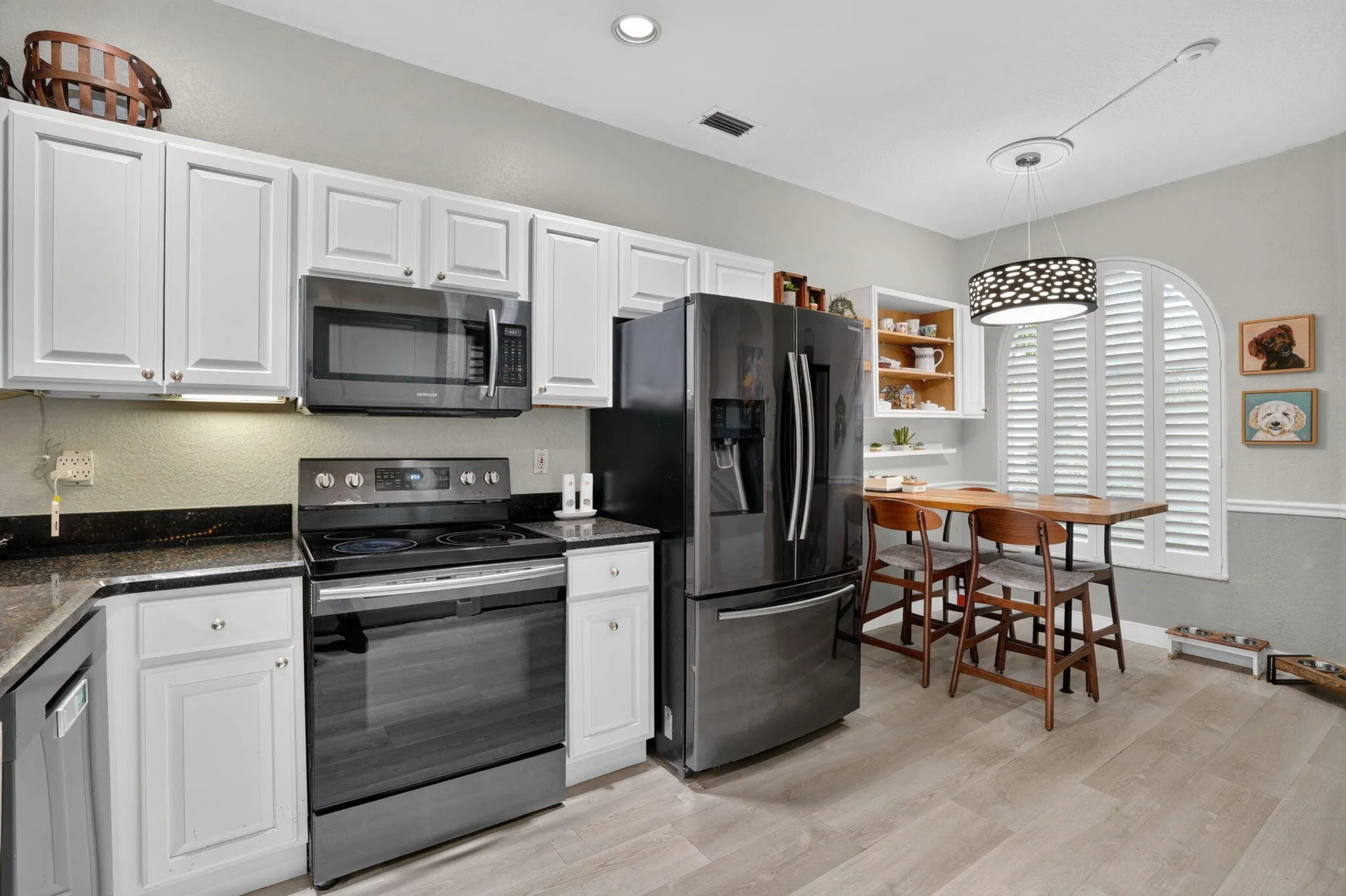 457 W PALM AIRE Drive