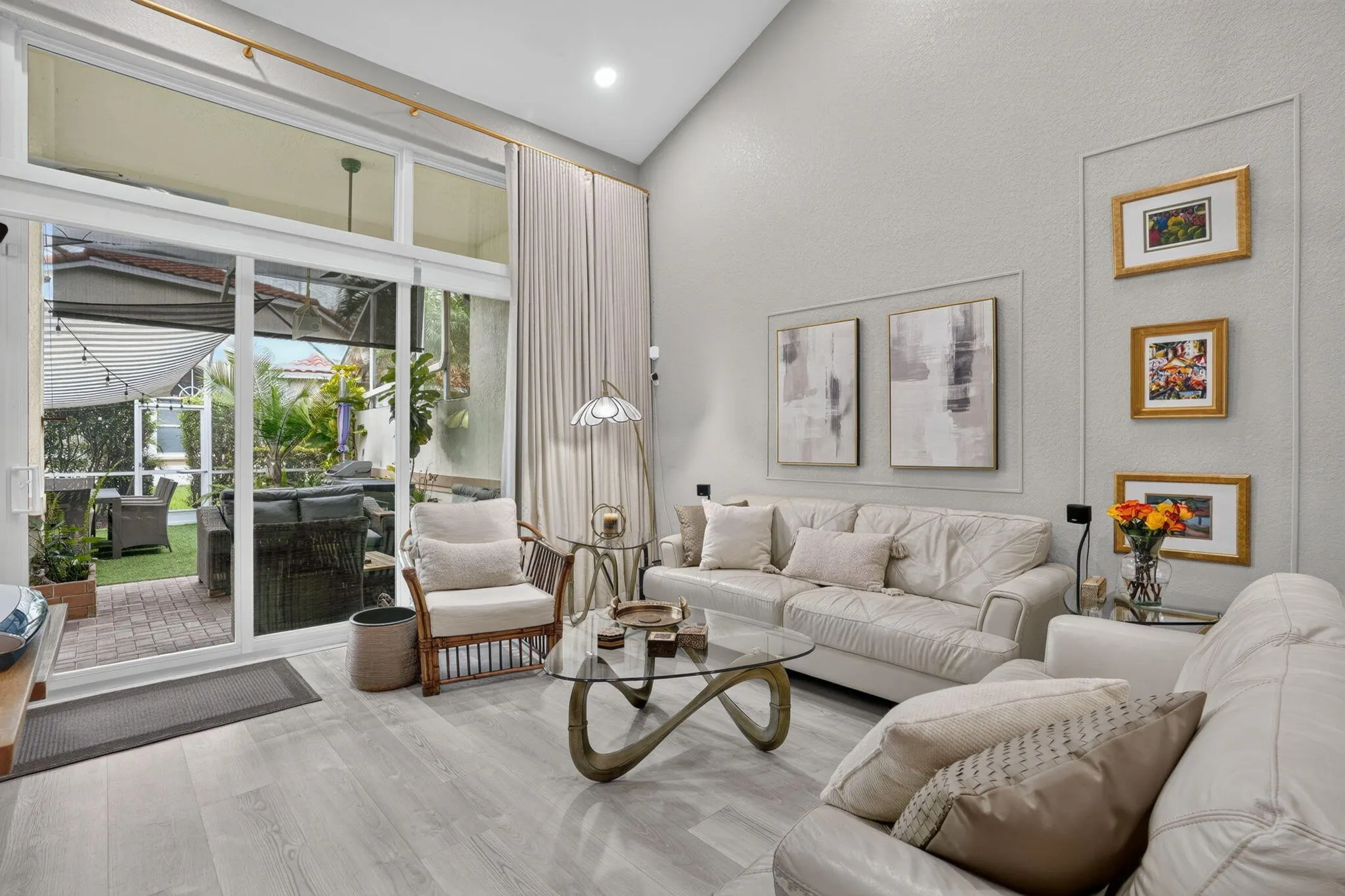 457 W PALM AIRE Drive