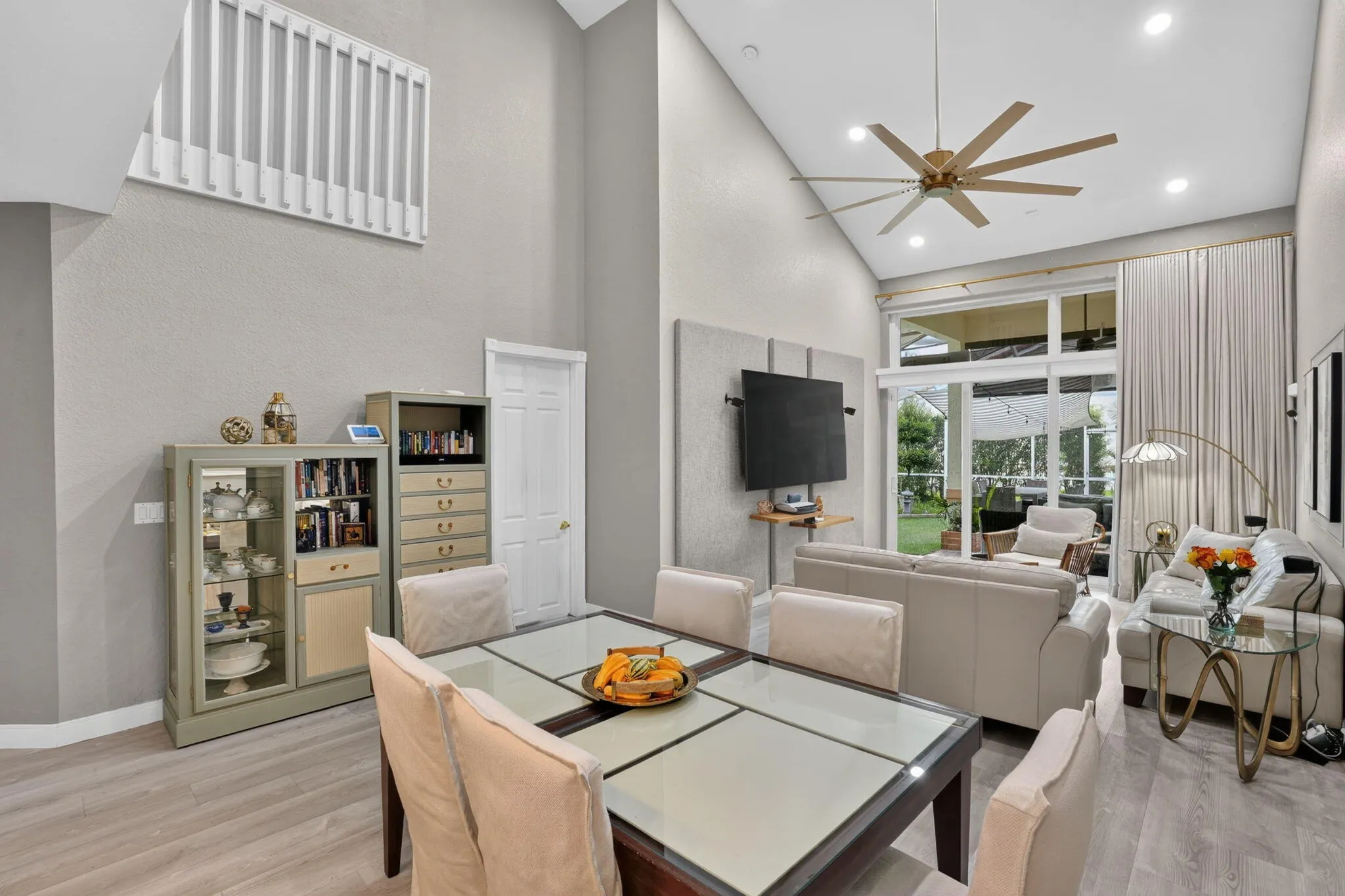 457 W PALM AIRE Drive