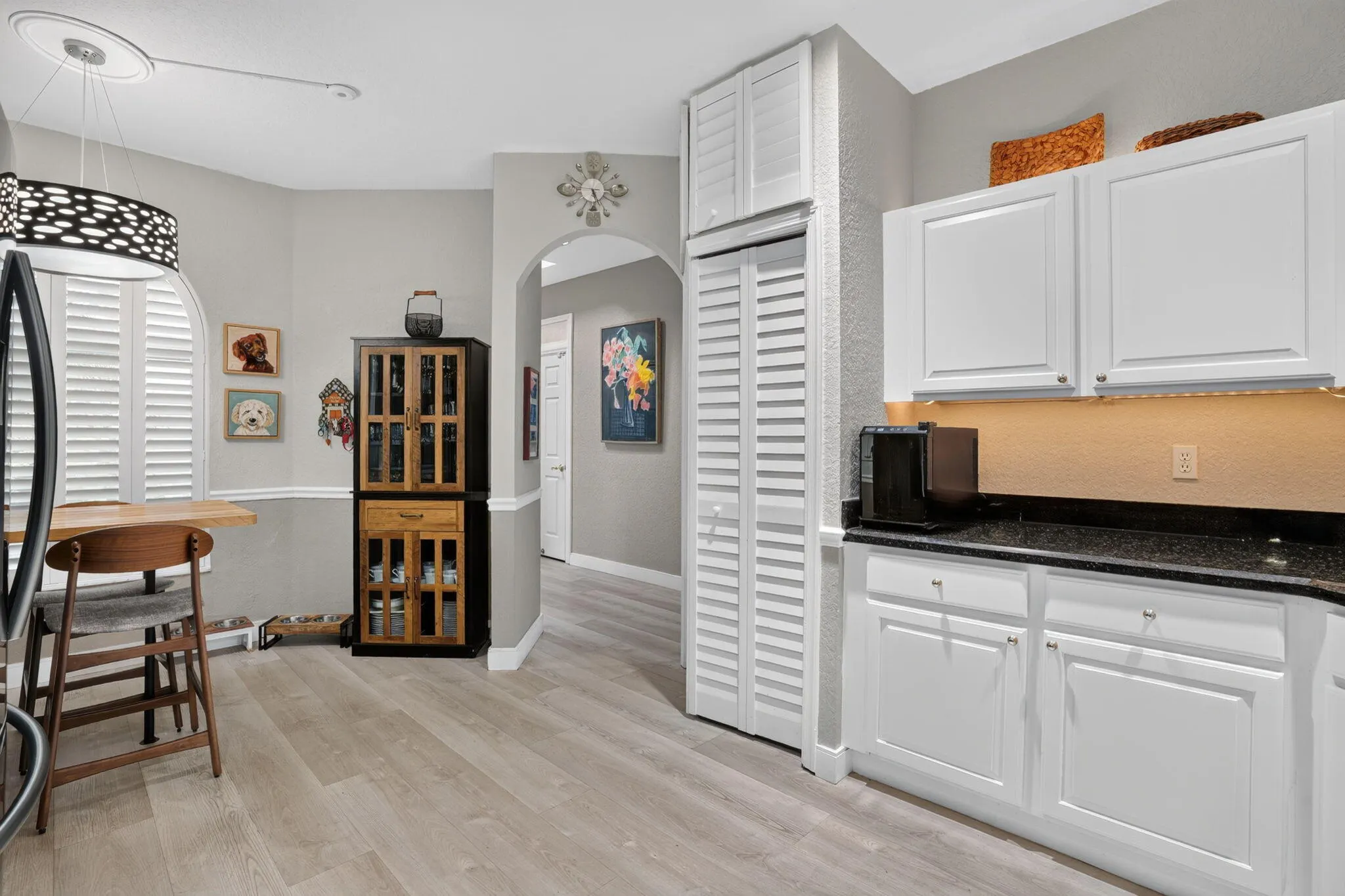 457 W PALM AIRE Drive