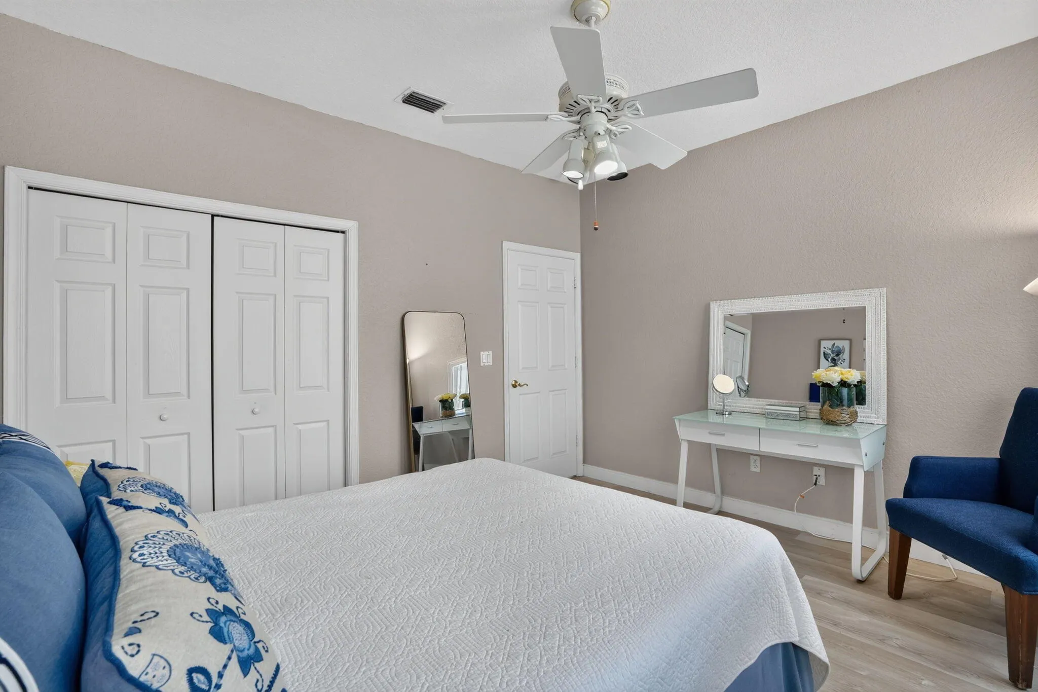 457 W PALM AIRE Drive