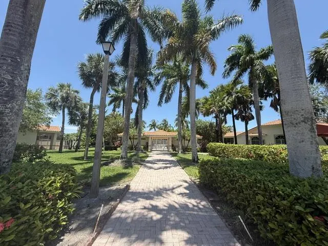 457 W PALM AIRE Drive