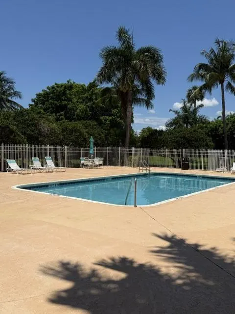 457 W PALM AIRE Drive