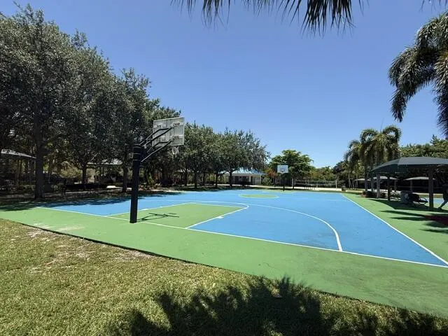 457 W PALM AIRE Drive