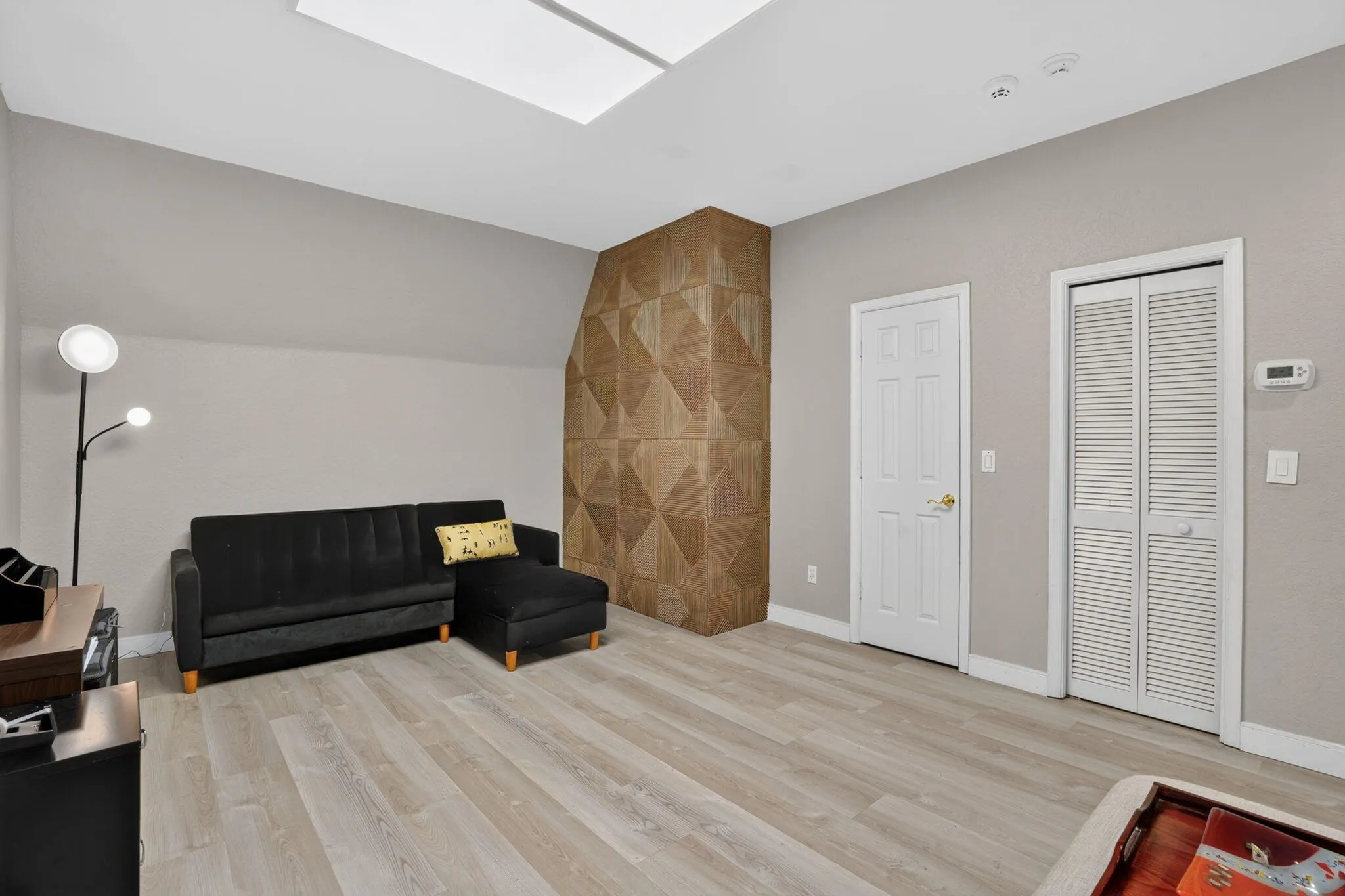 457 W PALM AIRE Drive