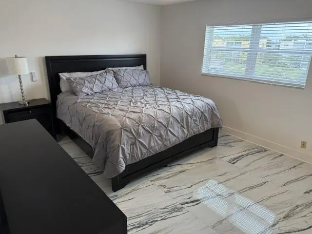 205 SE 11TH Terrace #405