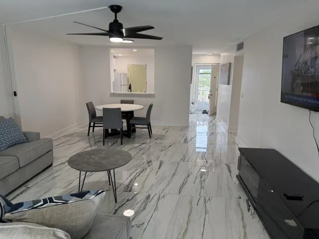 205 SE 11TH Terrace #405