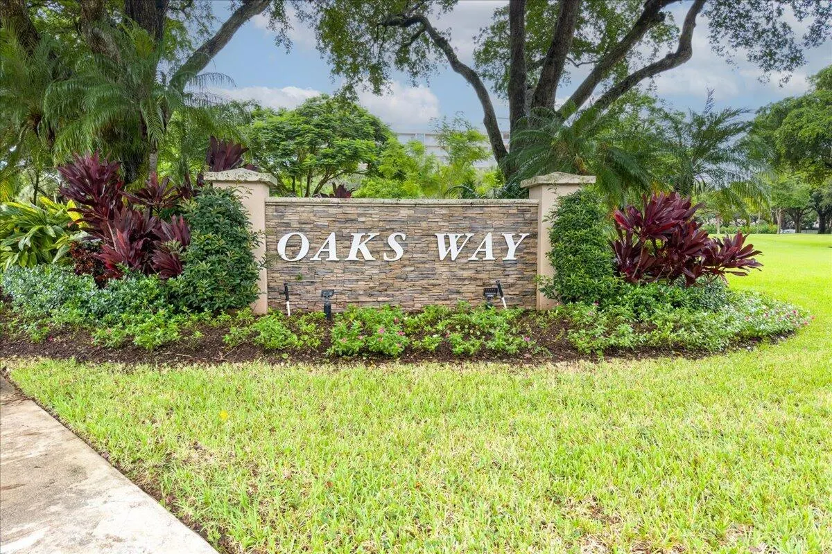 3505 Oaks Way #109