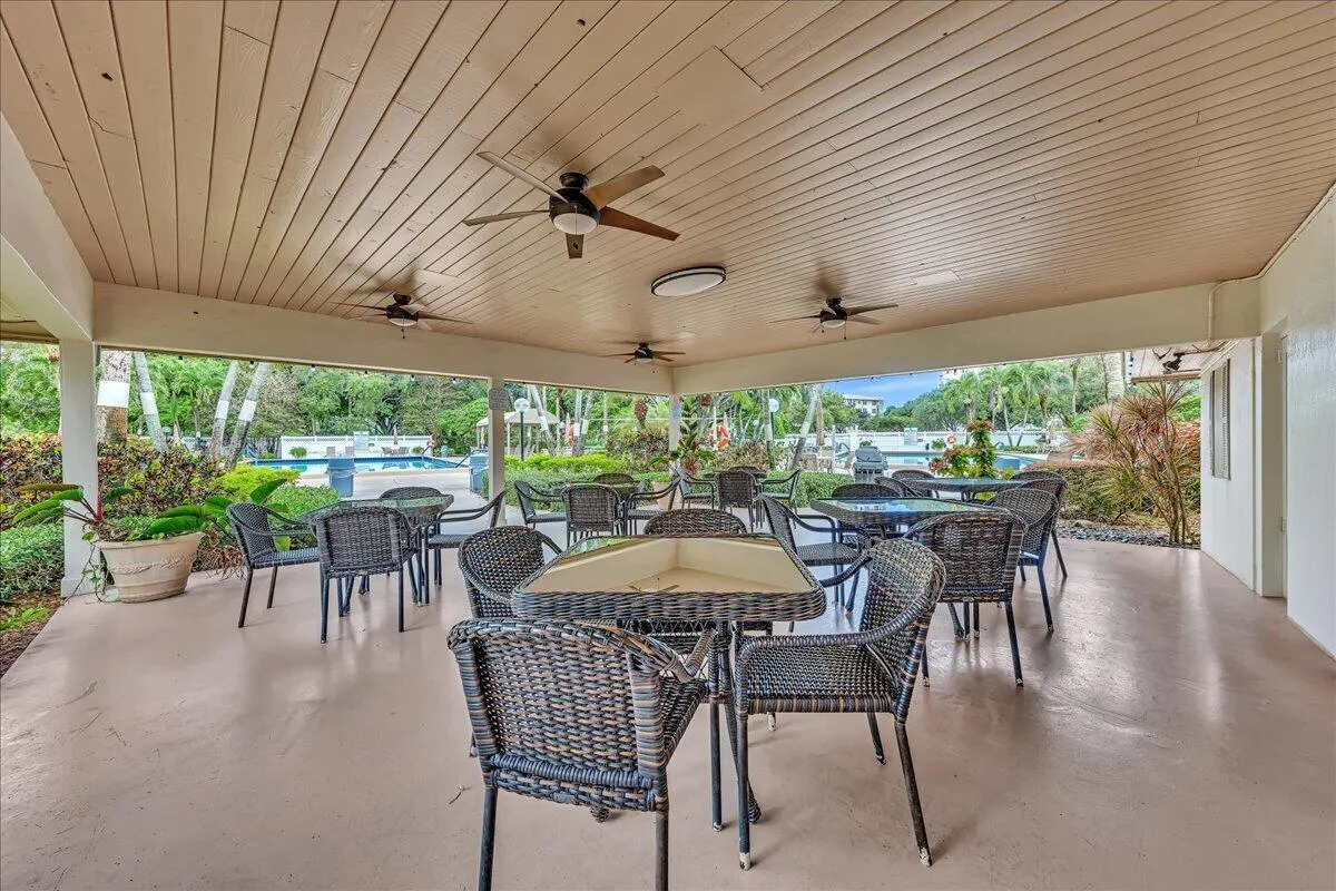 3505 Oaks Way #109