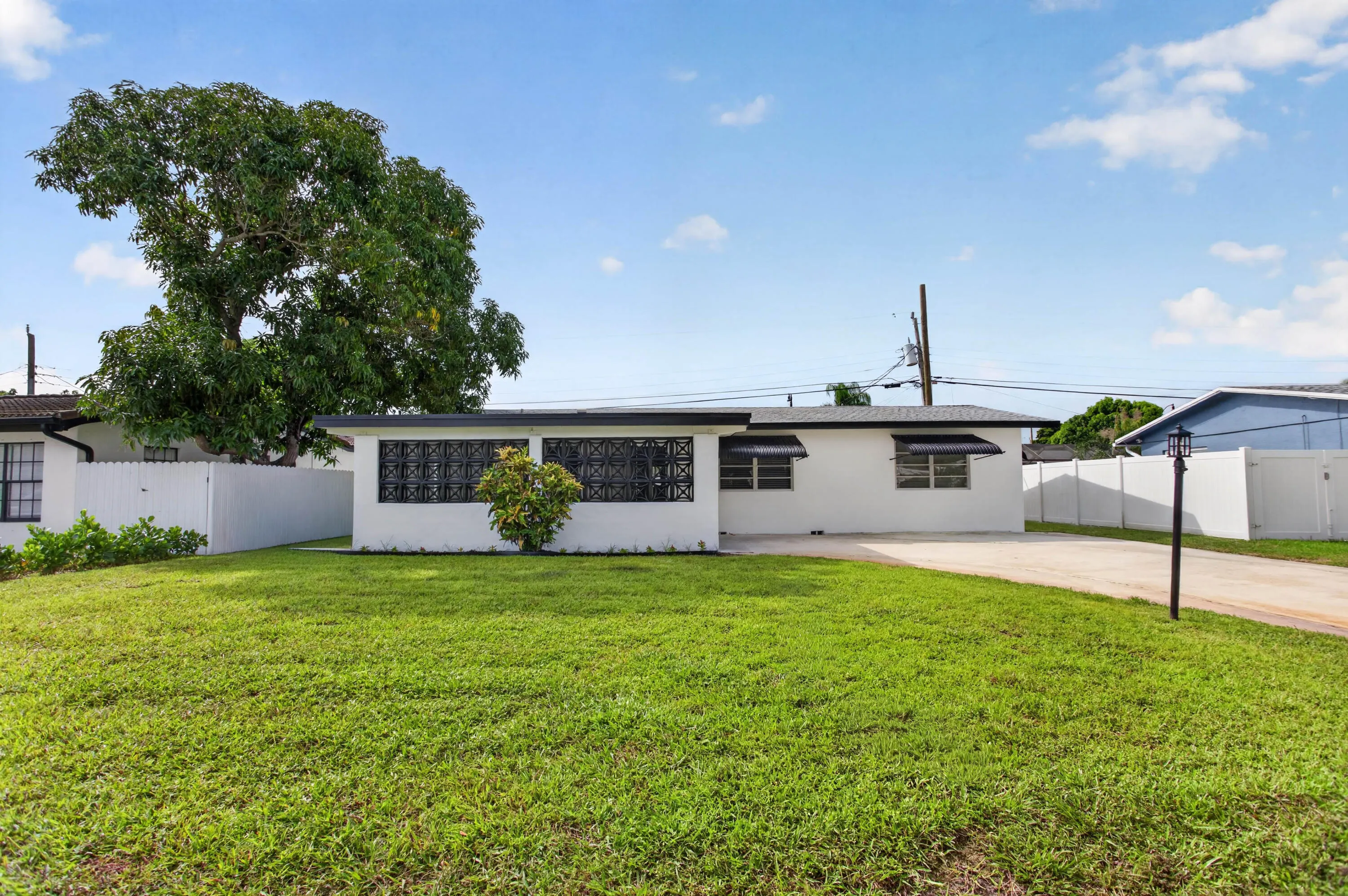 1624 NE 31ST Court