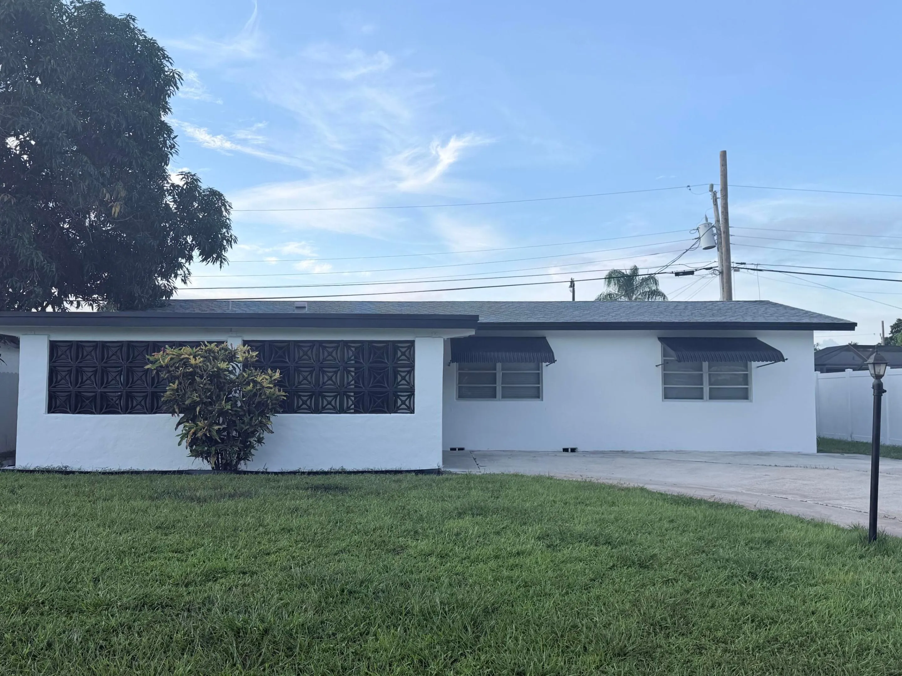 1624 NE 31ST Court