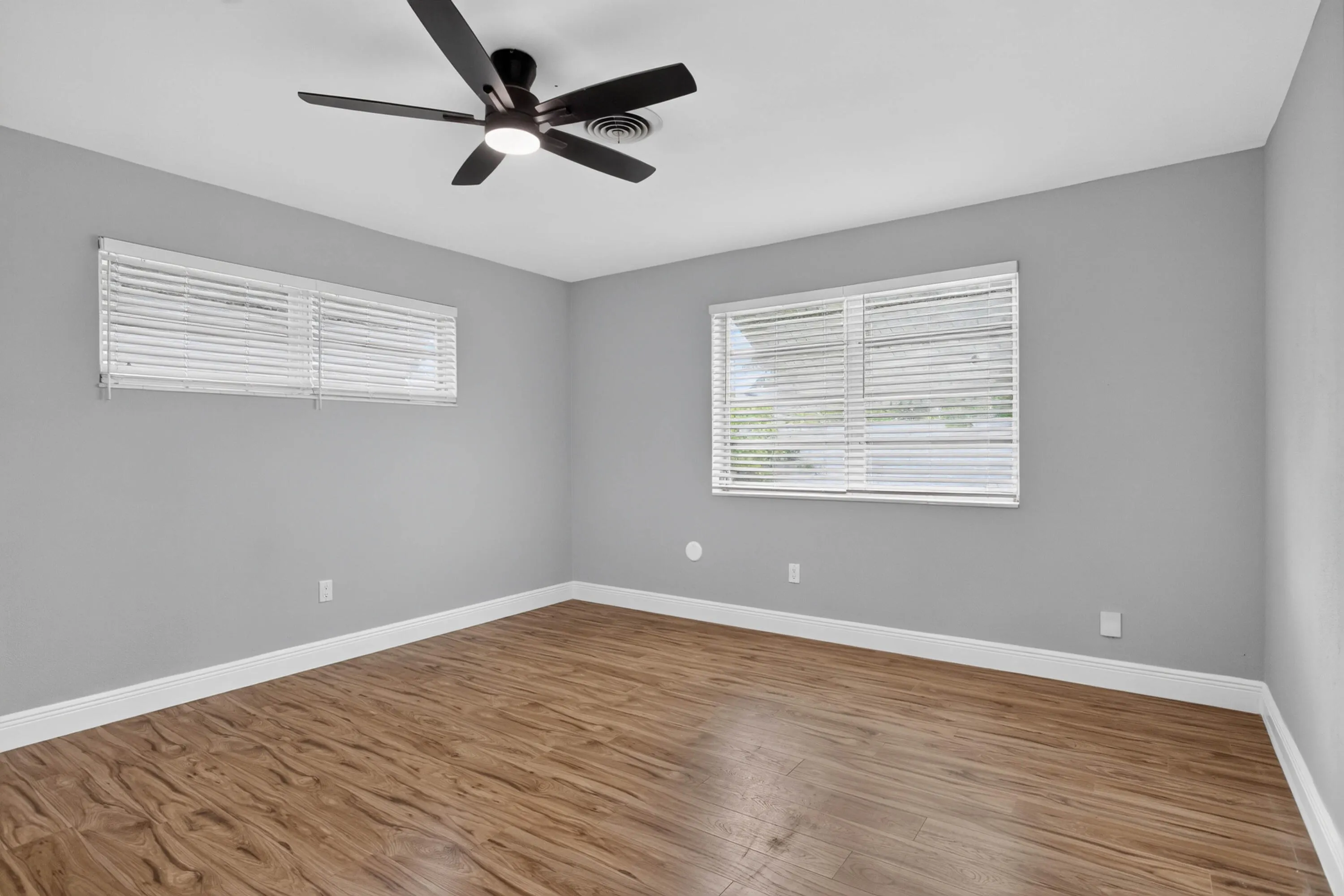 1624 NE 31ST Court