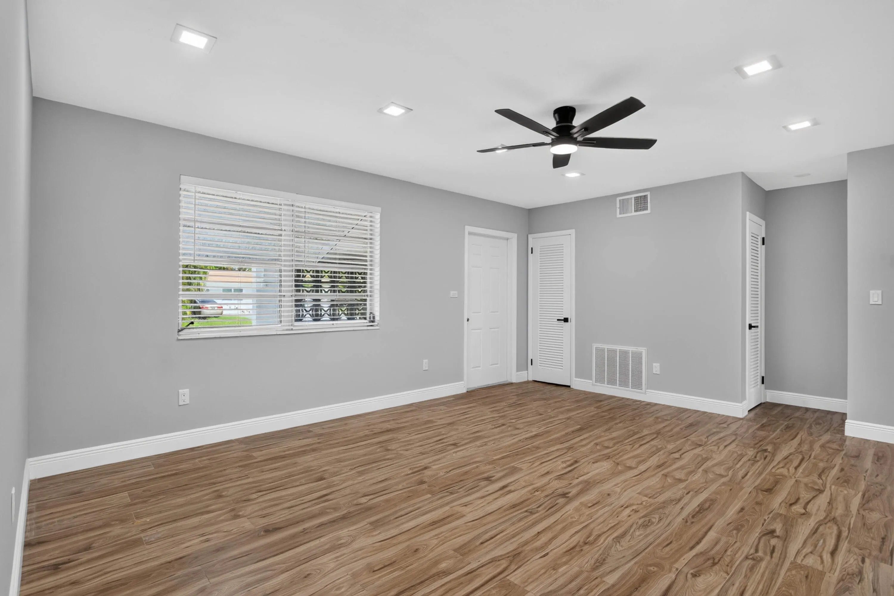 1624 NE 31ST Court