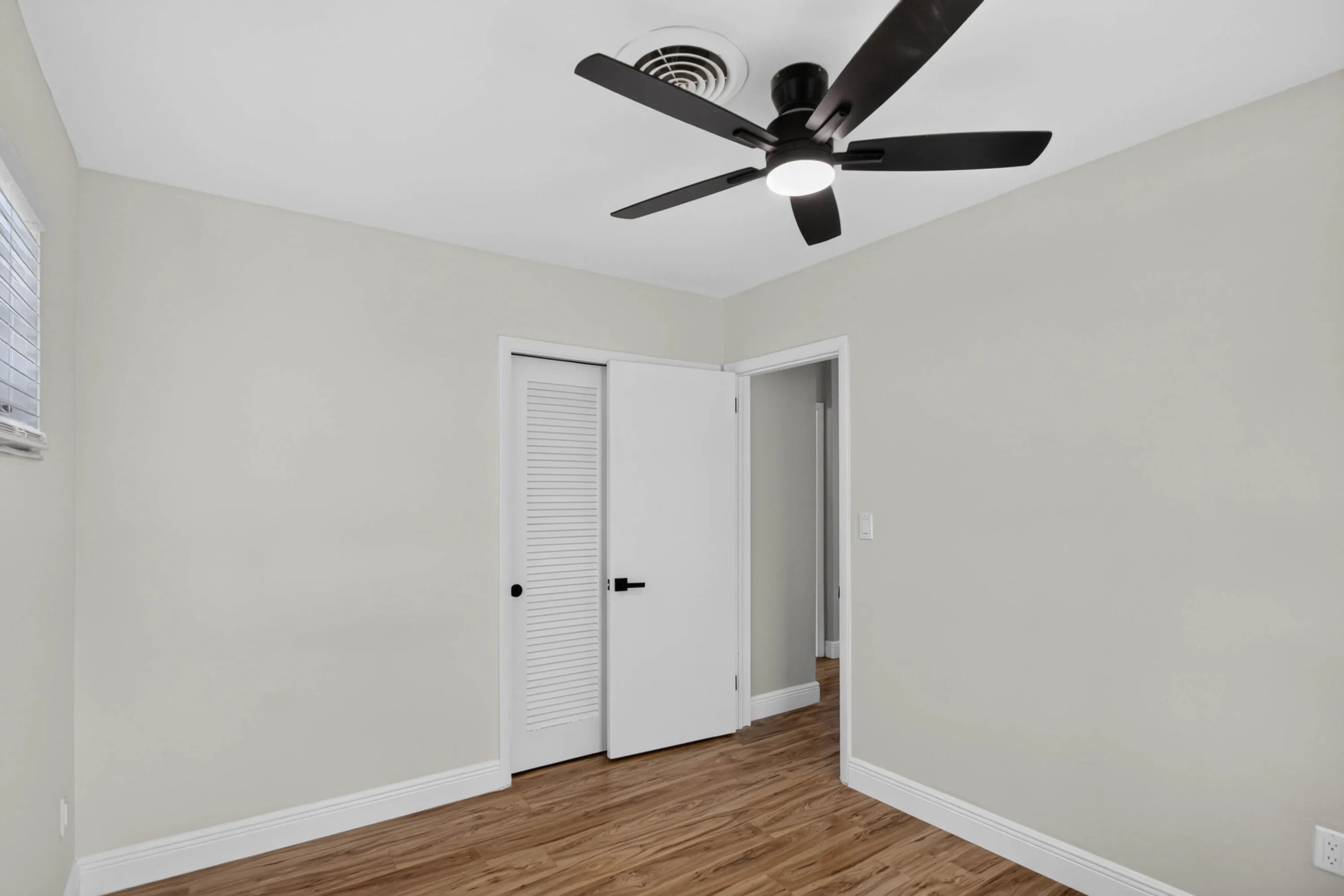 1624 NE 31ST Court