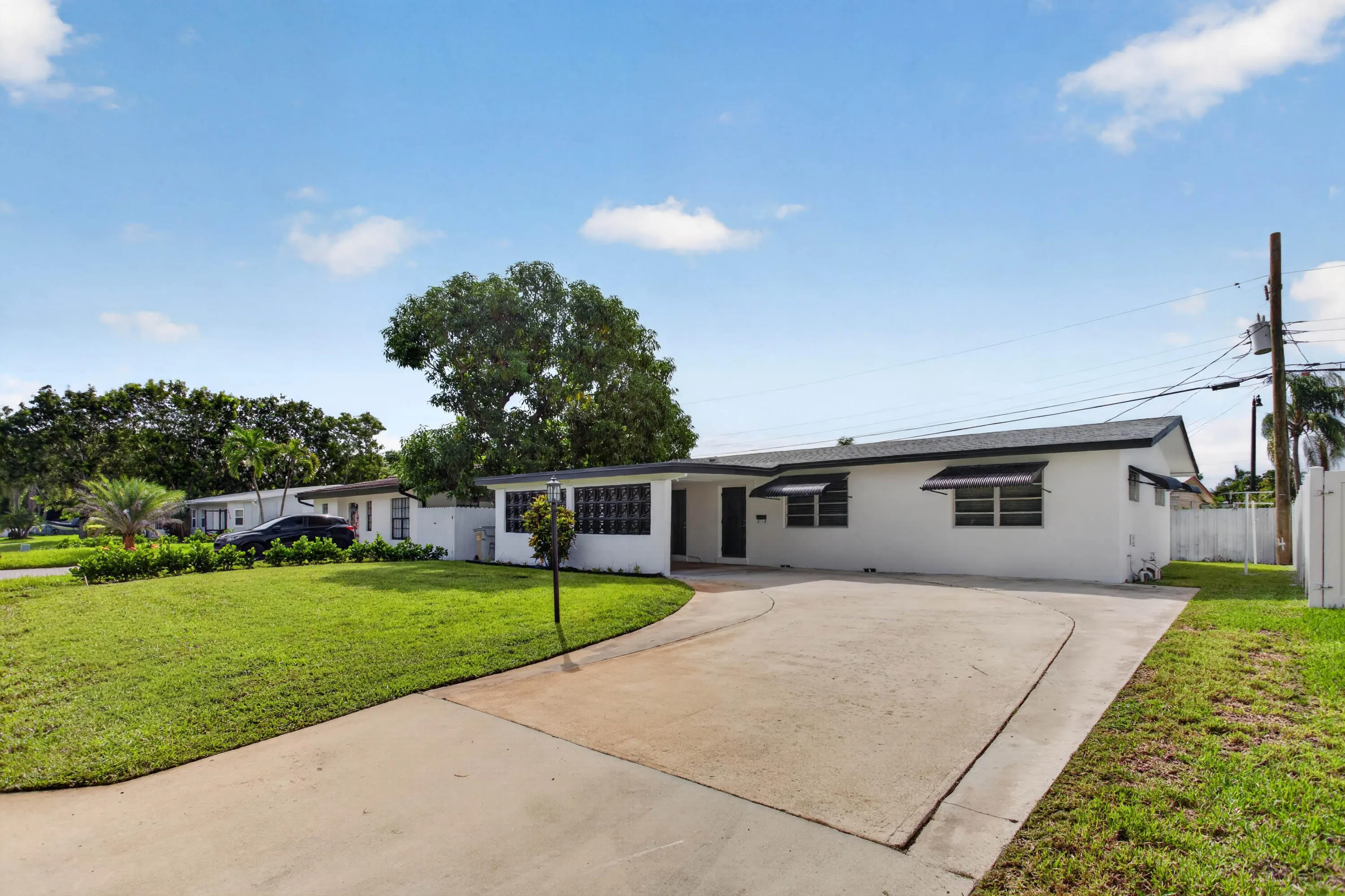 1624 NE 31ST Court