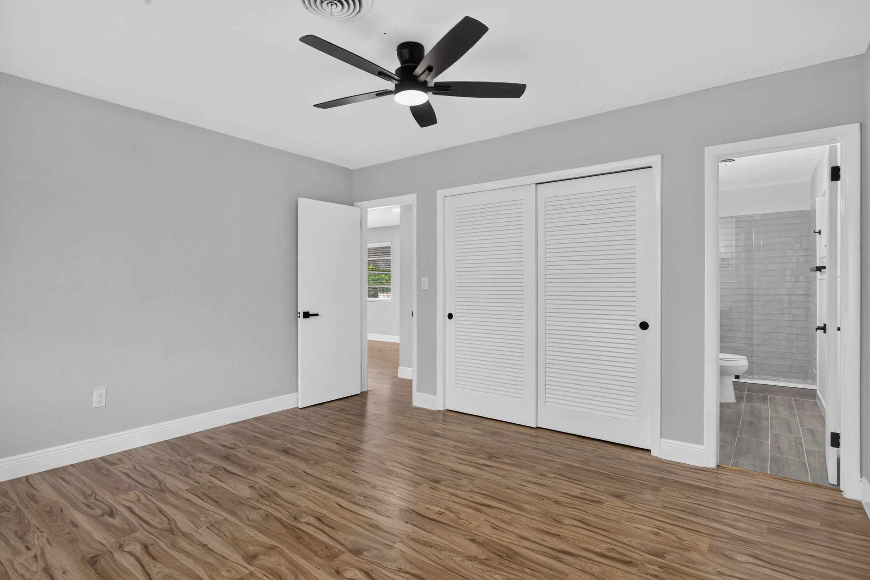 1624 NE 31ST Court
