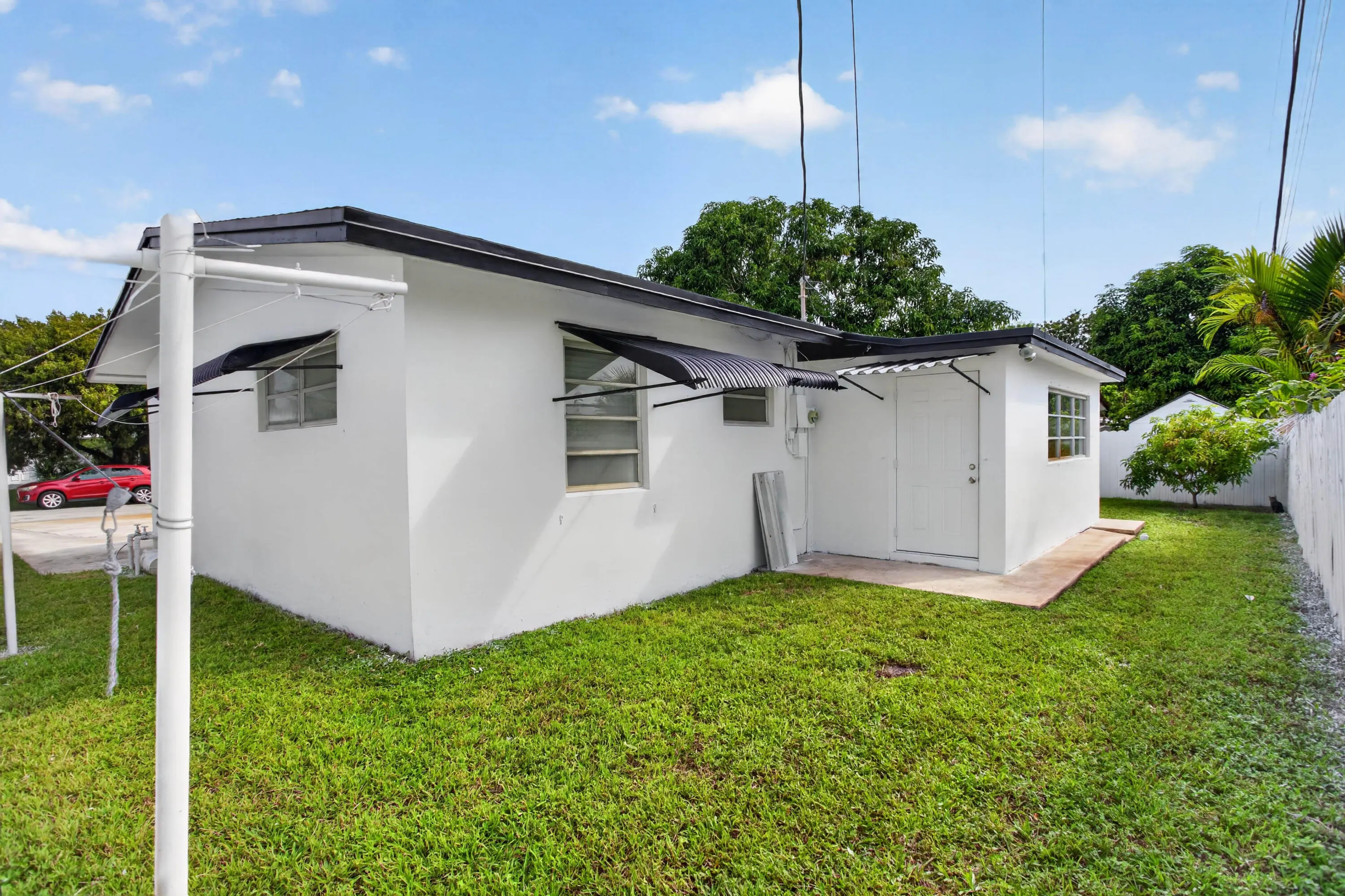 1624 NE 31ST Court