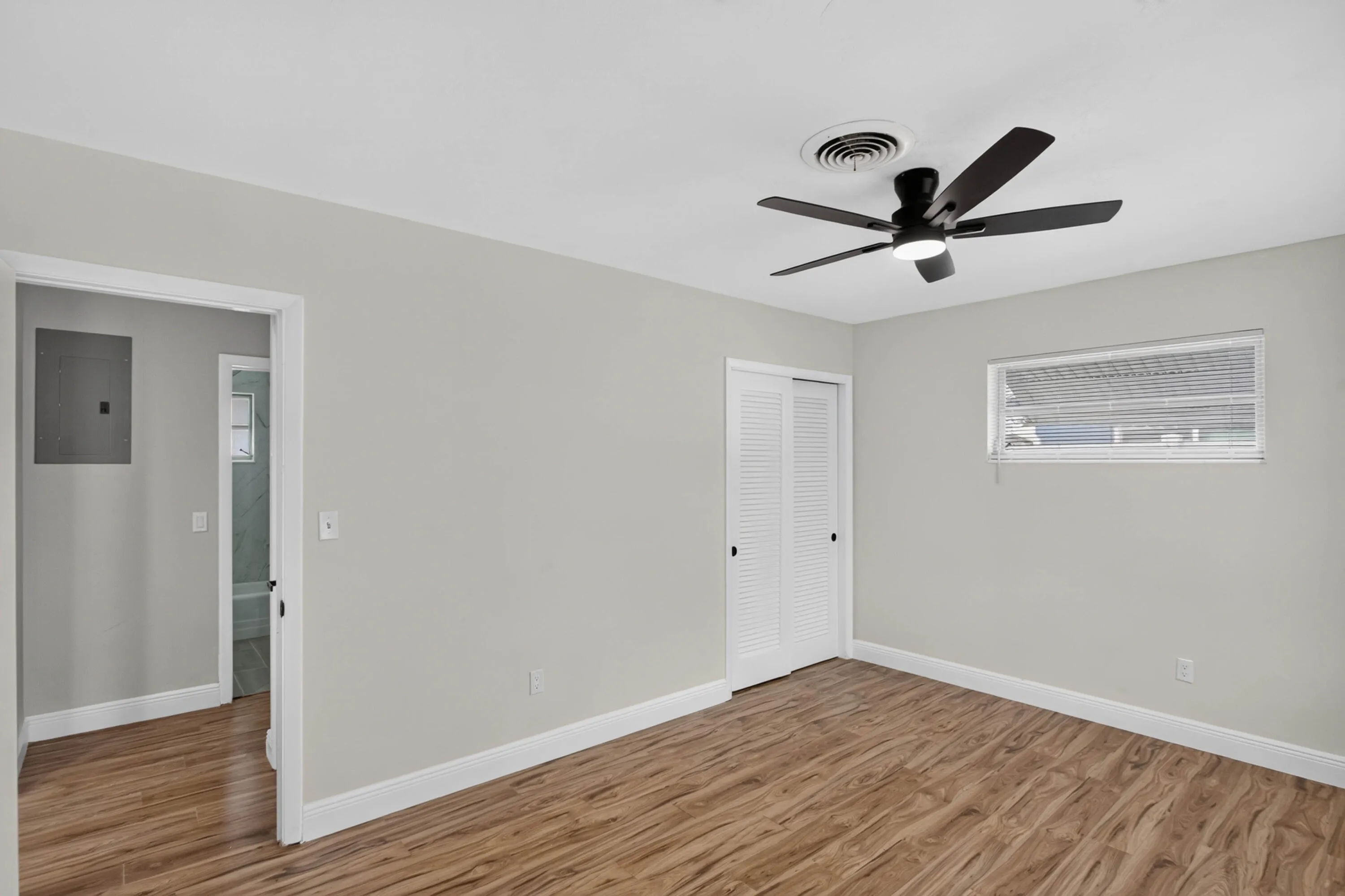 1624 NE 31ST Court