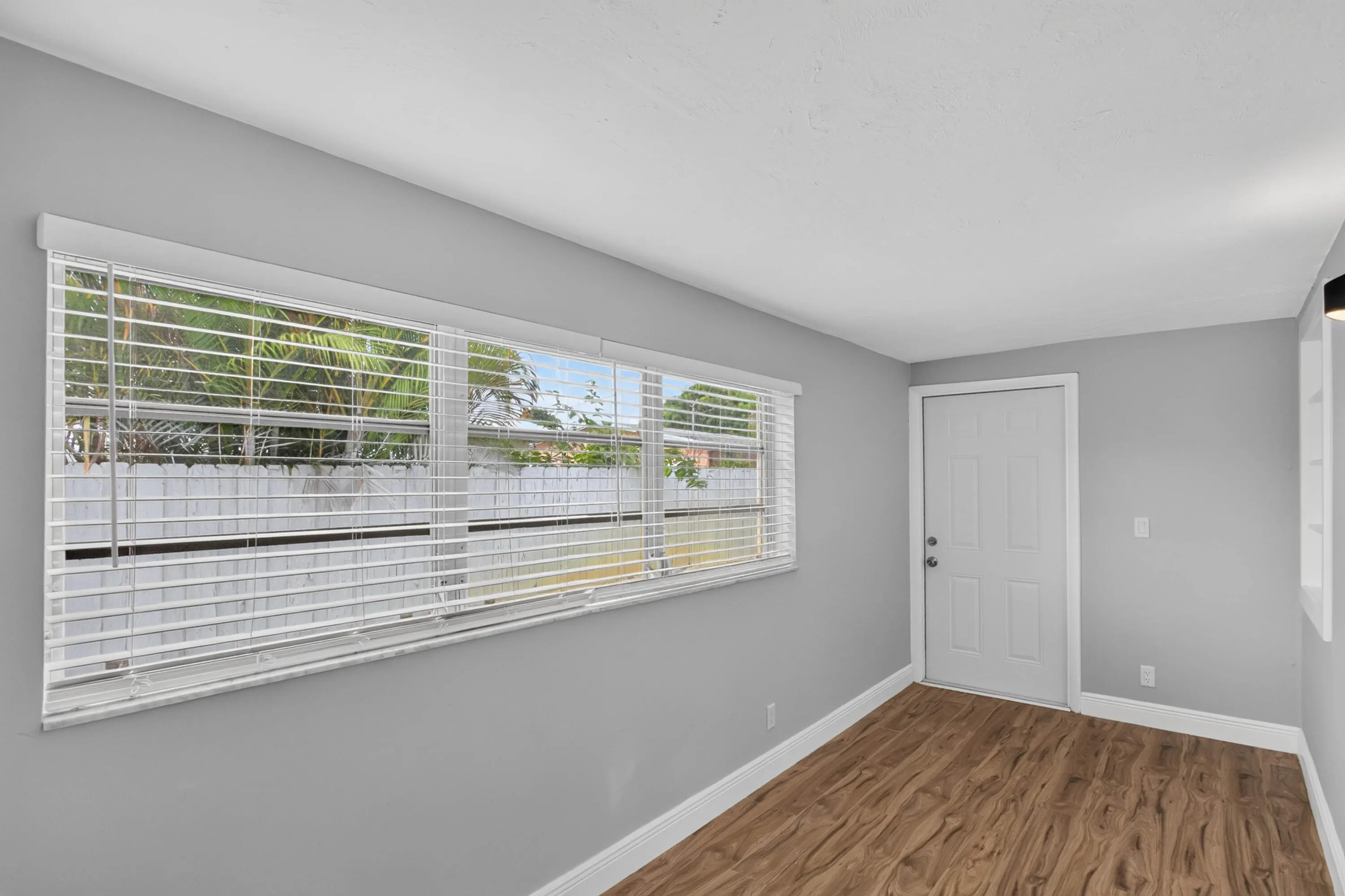 1624 NE 31ST Court