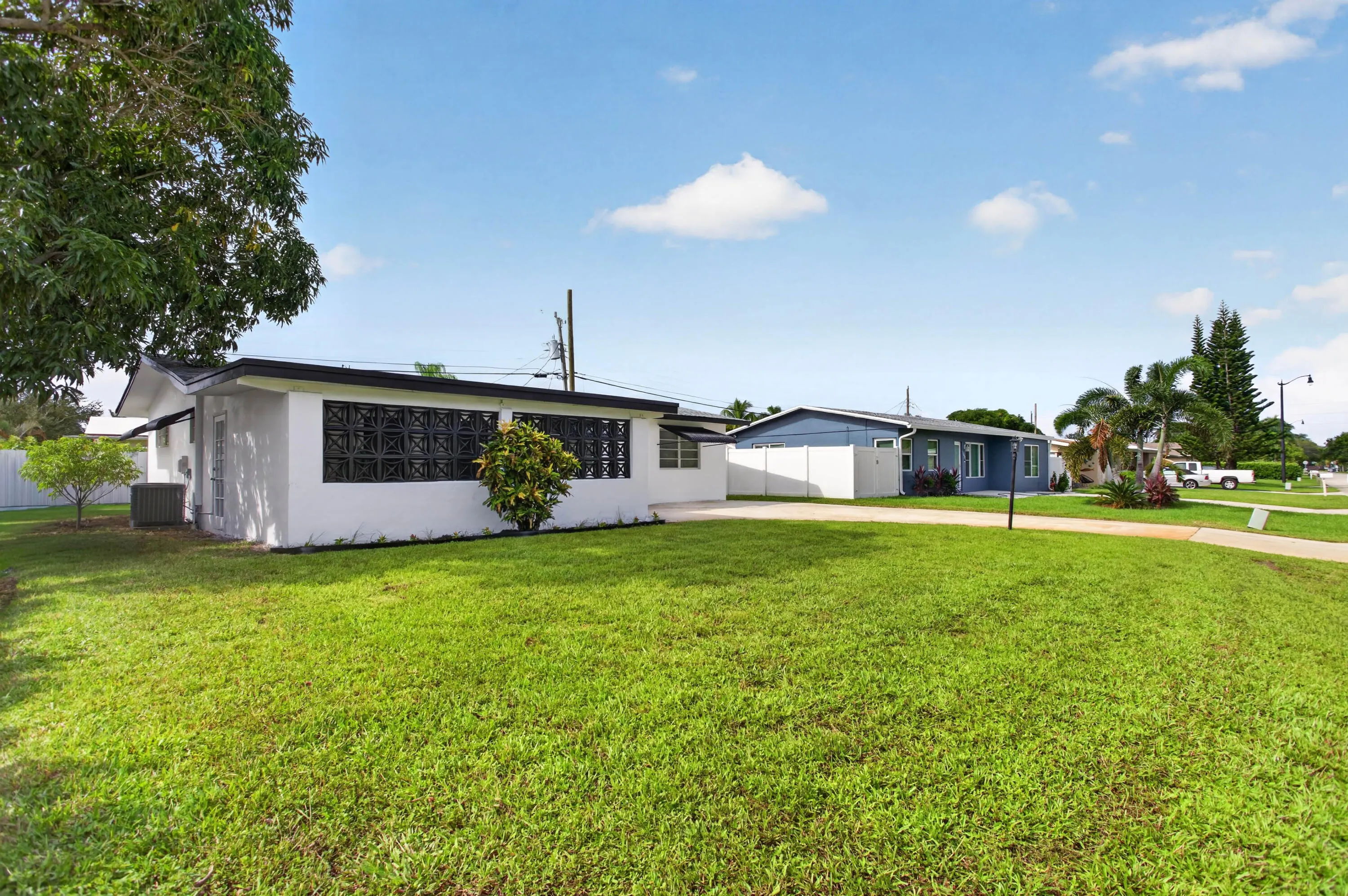 1624 NE 31ST Court