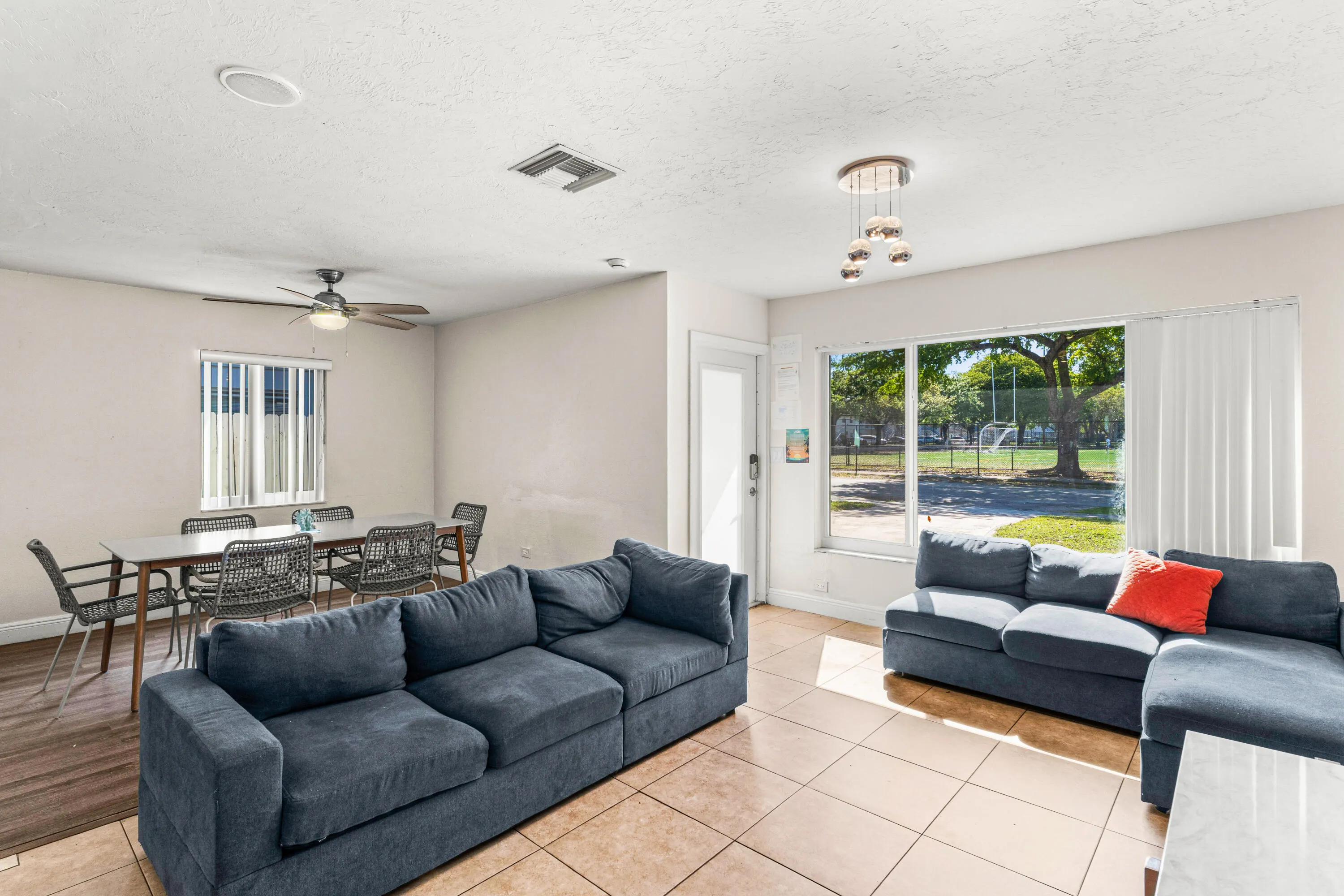 1121 N 66TH Terrace