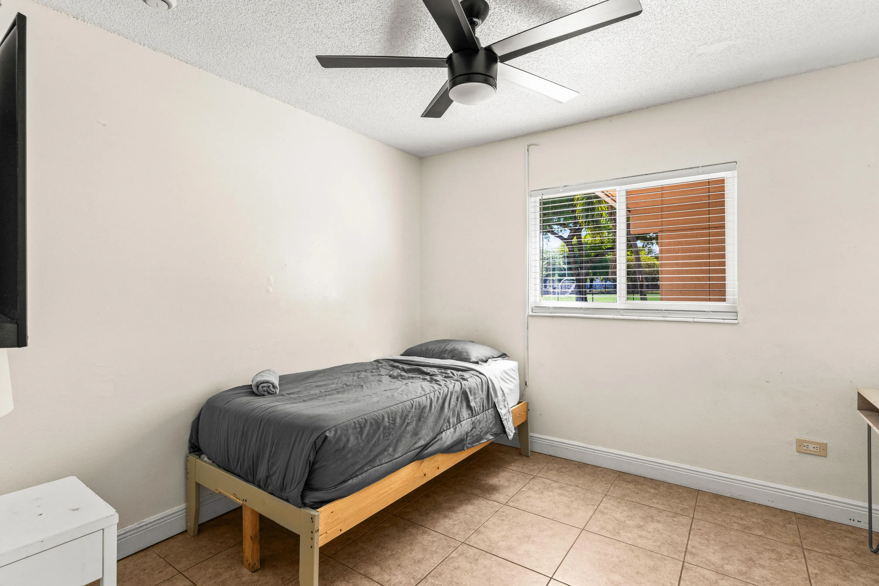 1121 N 66TH Terrace