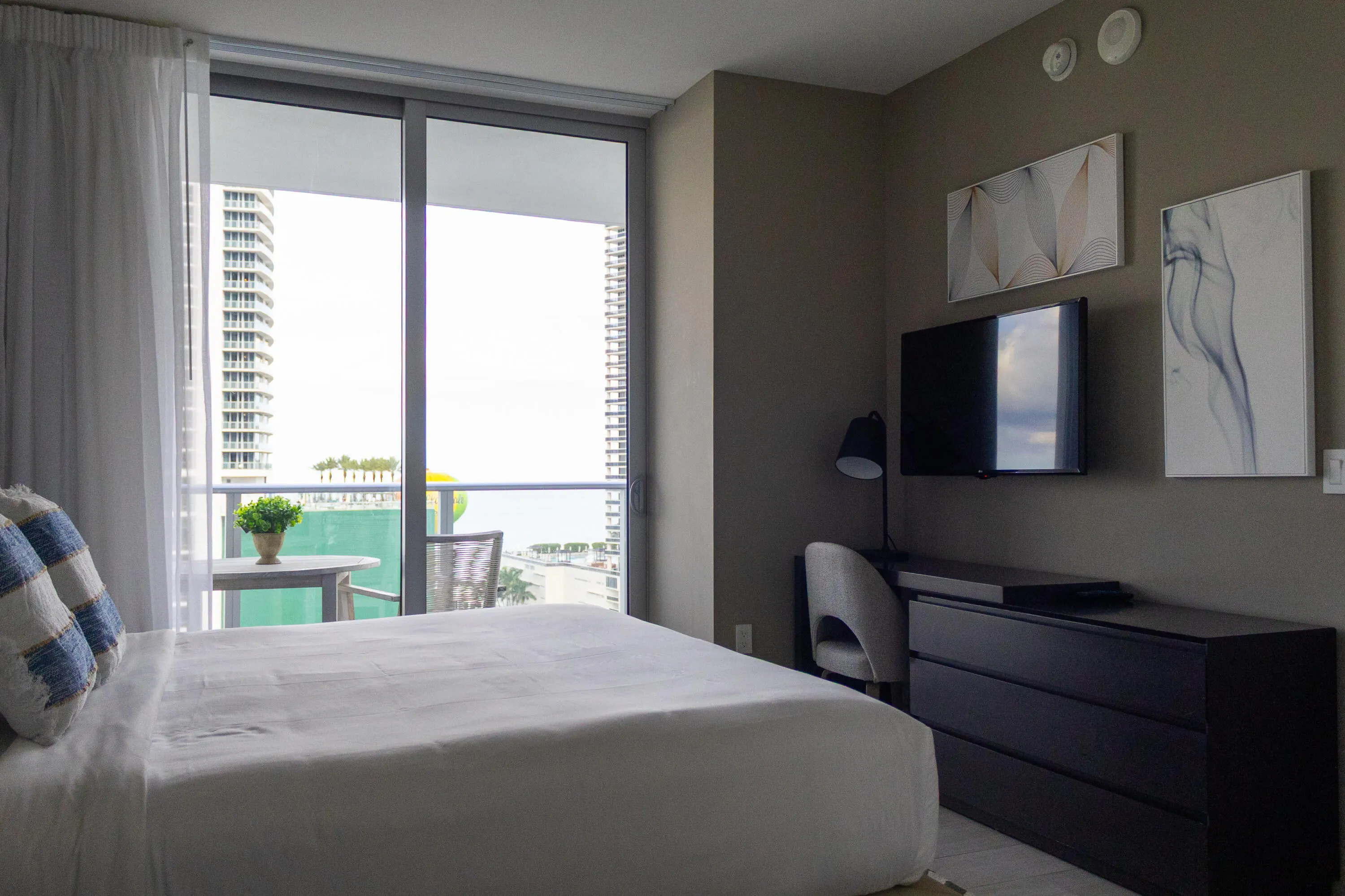 4010 S Ocean Drive #R1007