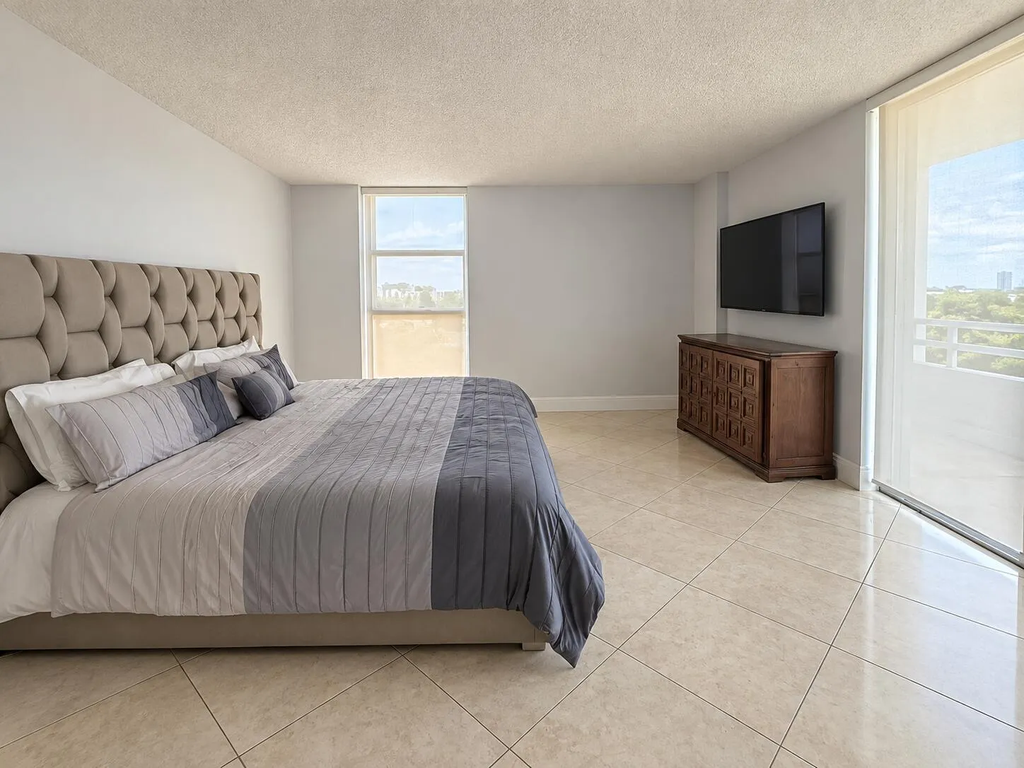 20355 NE 34 Court #828