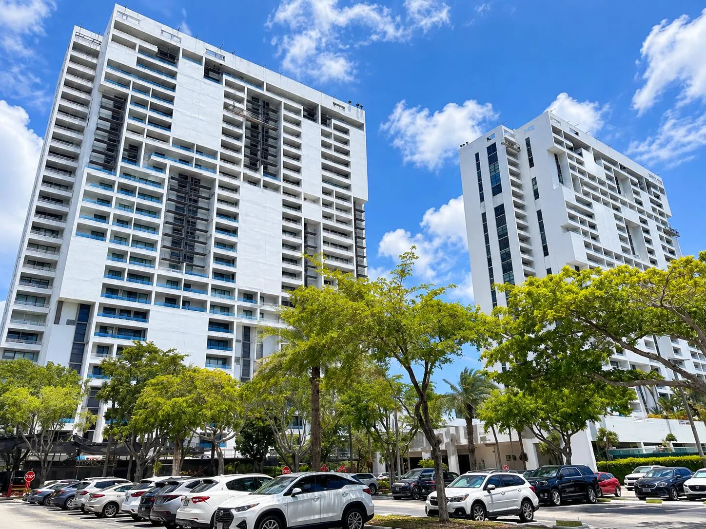 20355 NE 34 Court #828