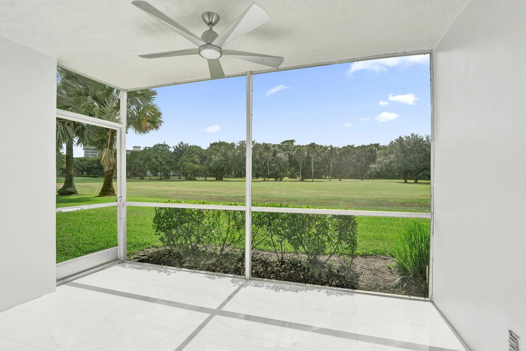 575 OAKS Lane #104
