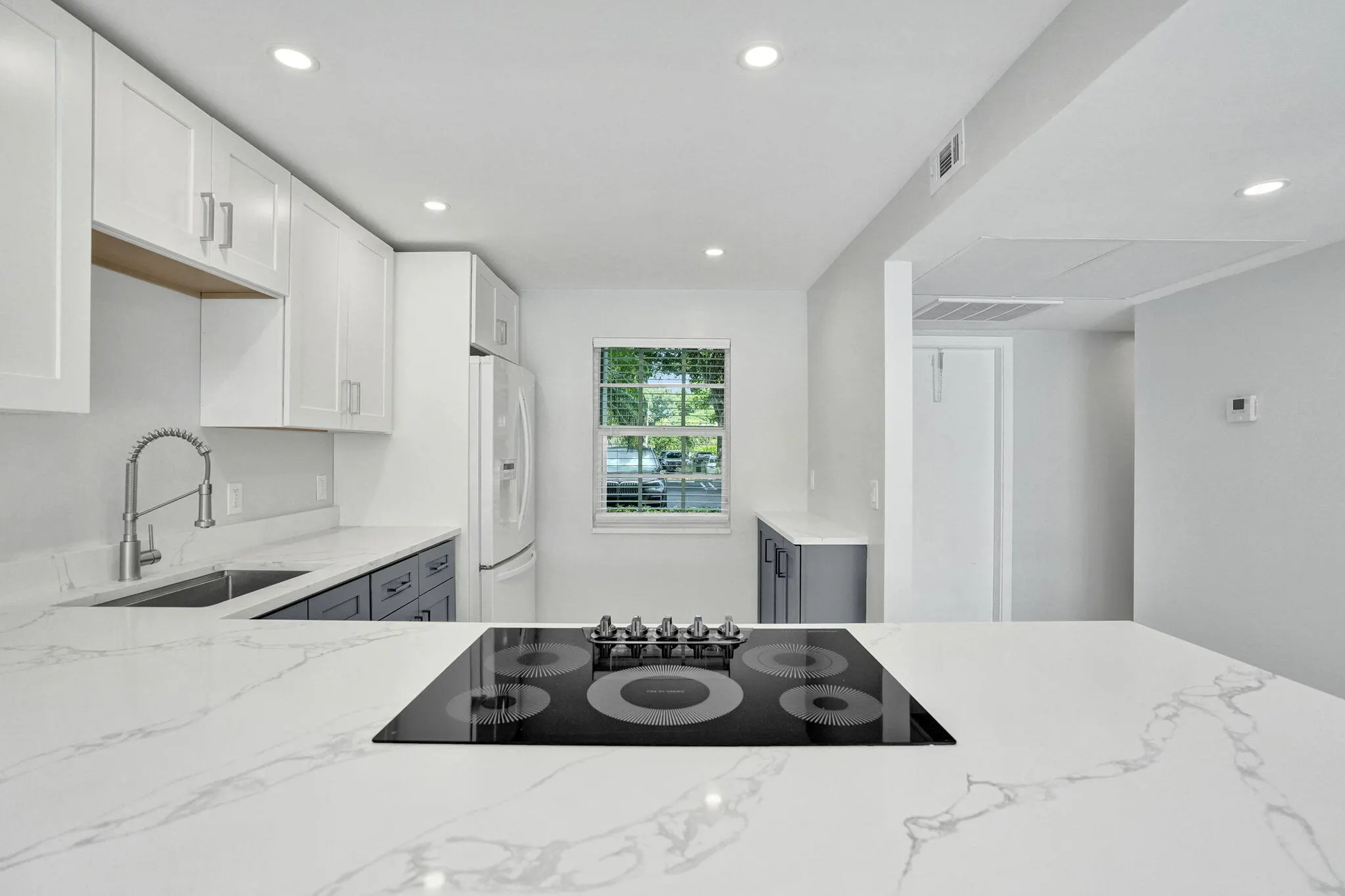 575 OAKS Lane #104